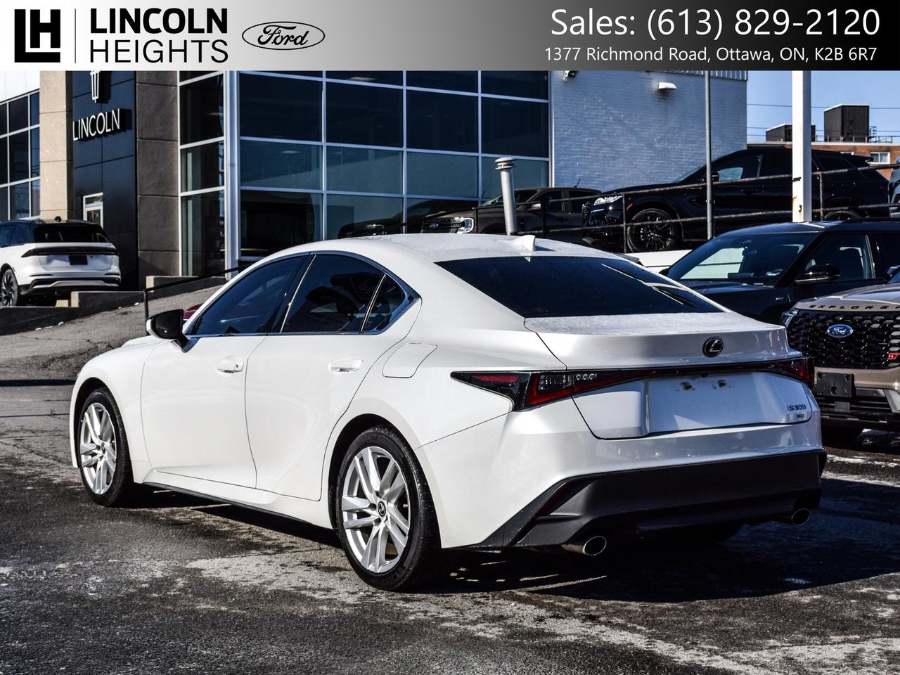 2021 Lexus IS  Photo