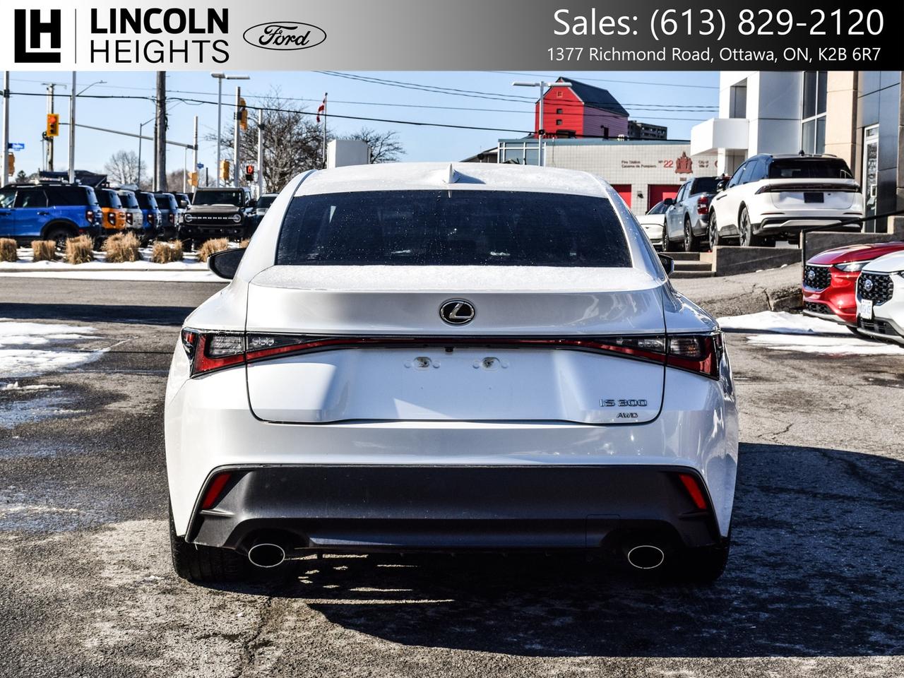 2021 Lexus IS  Photo