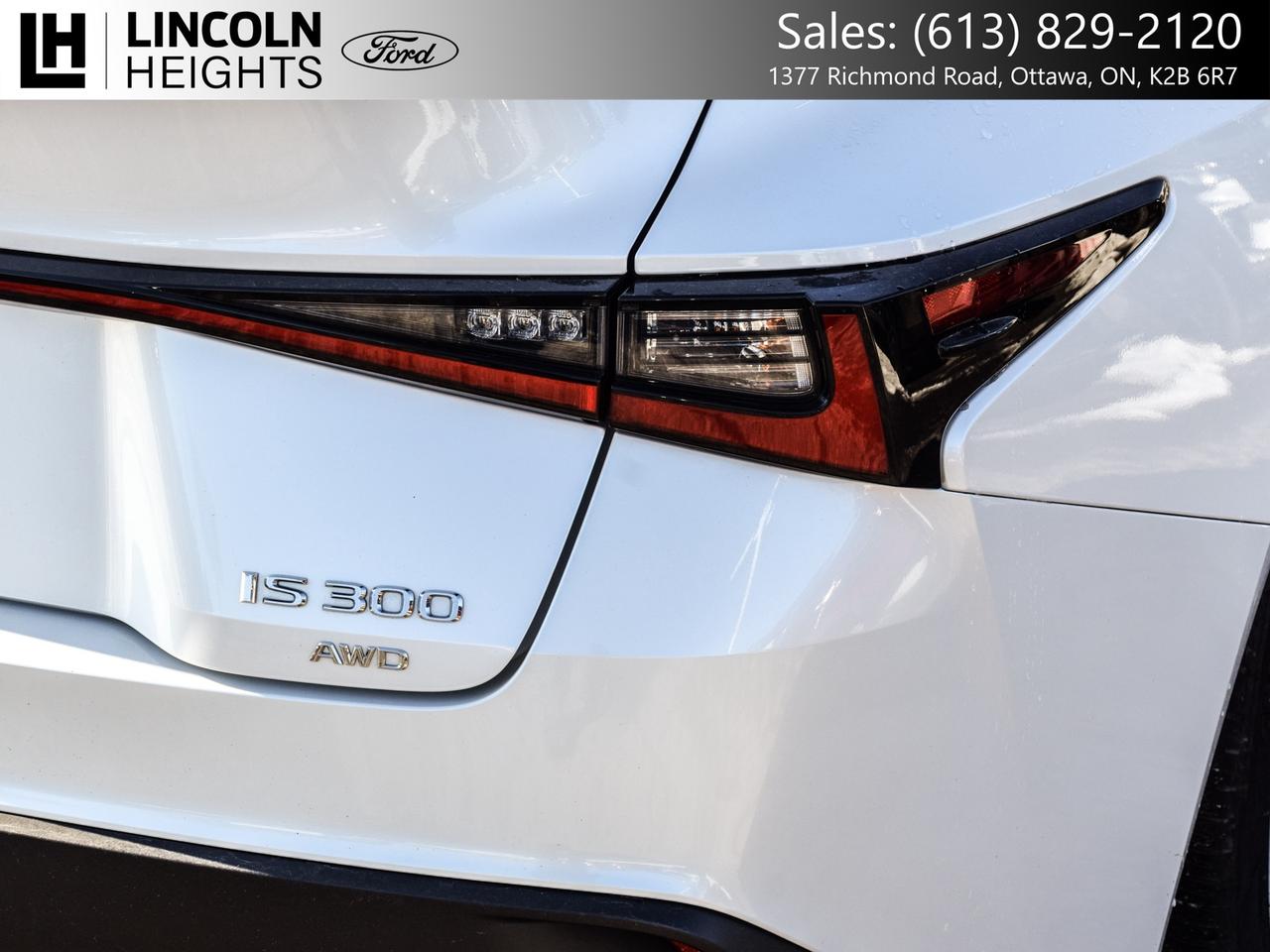 2021 Lexus IS  Photo