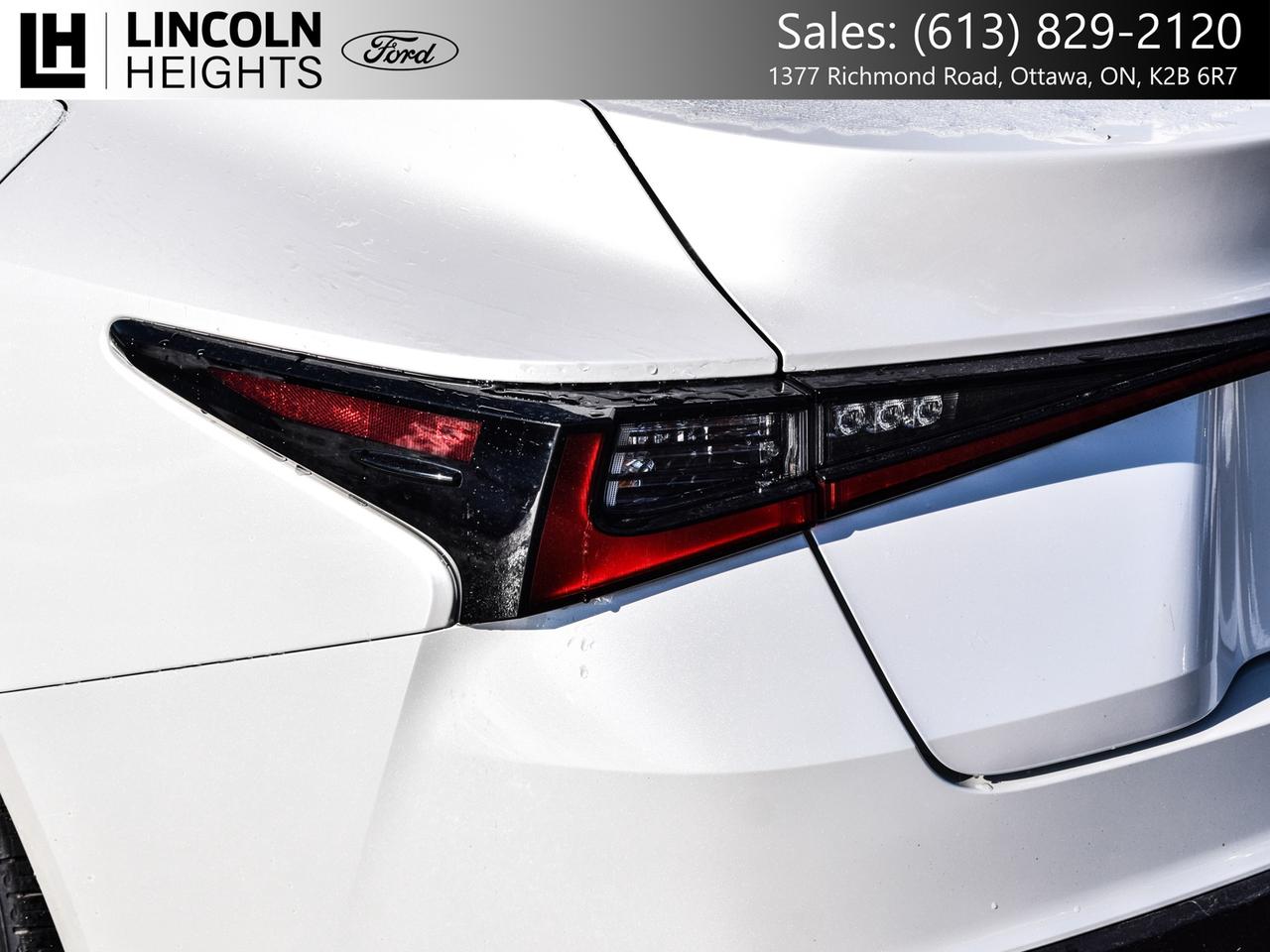 2021 Lexus IS  Photo