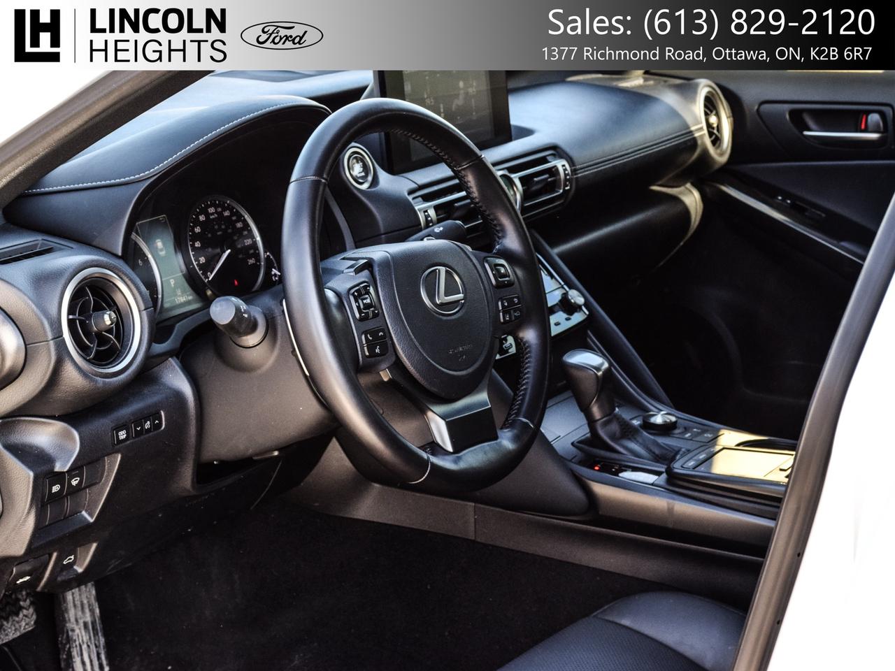 2021 Lexus IS  Photo