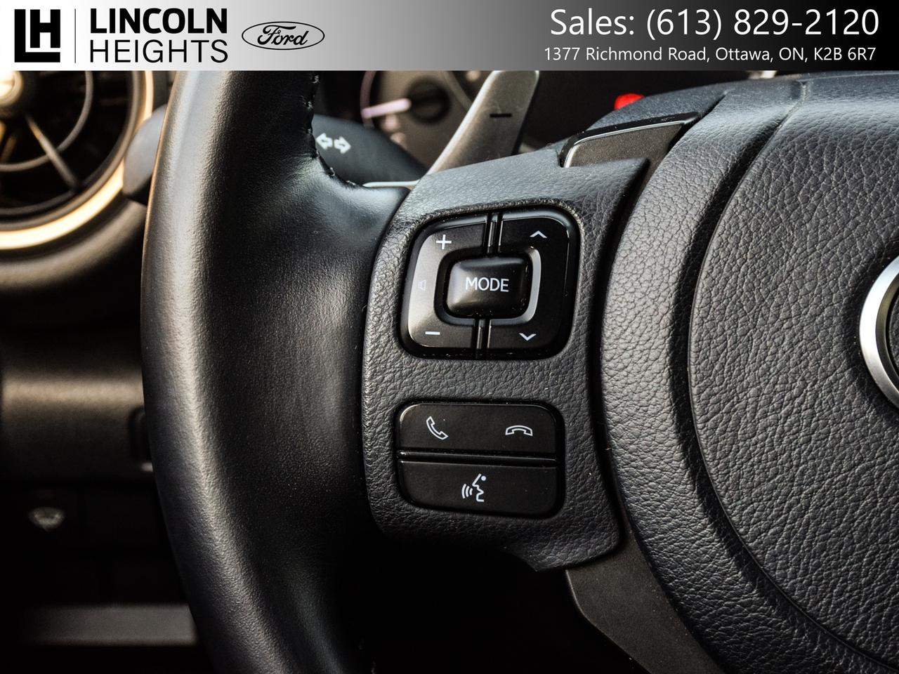 2021 Lexus IS  Photo