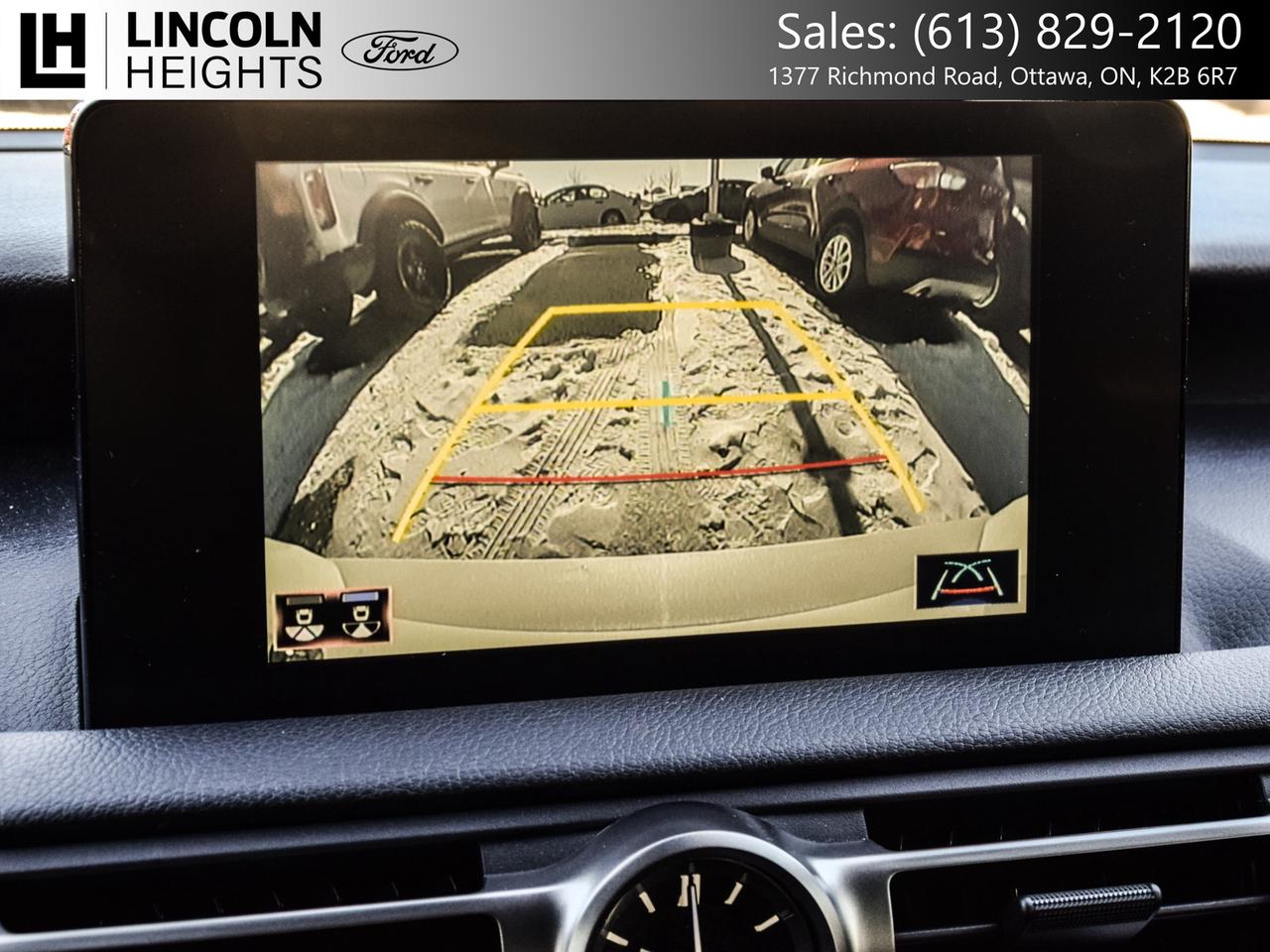 2021 Lexus IS  Photo