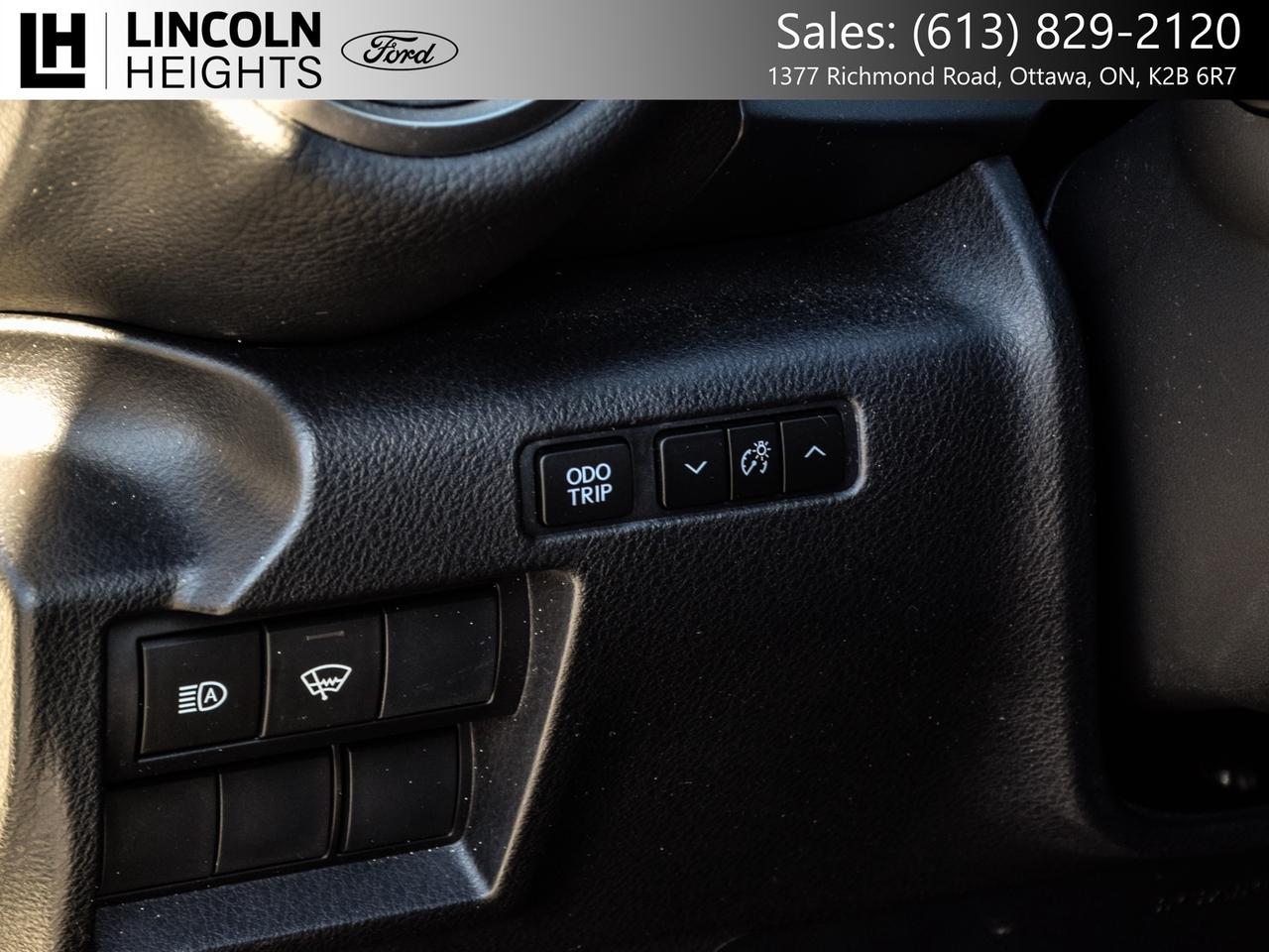 2021 Lexus IS  Photo