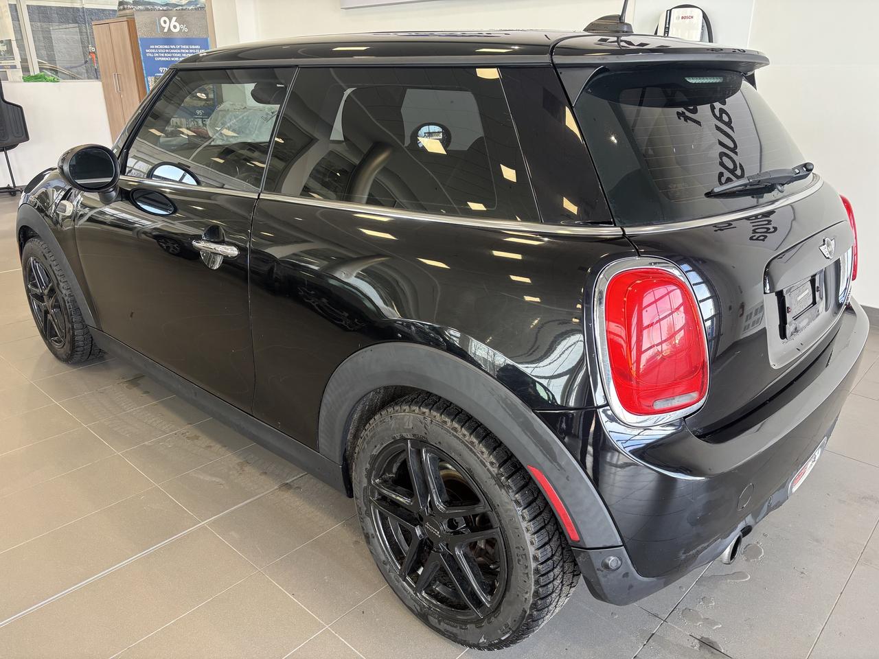 2016 MINI Cooper Hardtop LOW KM   2 SETS OF RIM/TIRE   SOLD AS-IS   SUNROOF Photo