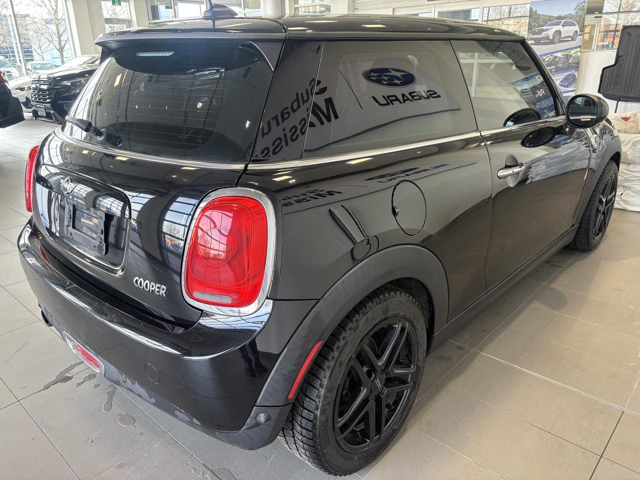 2016 MINI Cooper Hardtop LOW KM   2 SETS OF RIM/TIRE   SOLD AS-IS   SUNROOF Photo