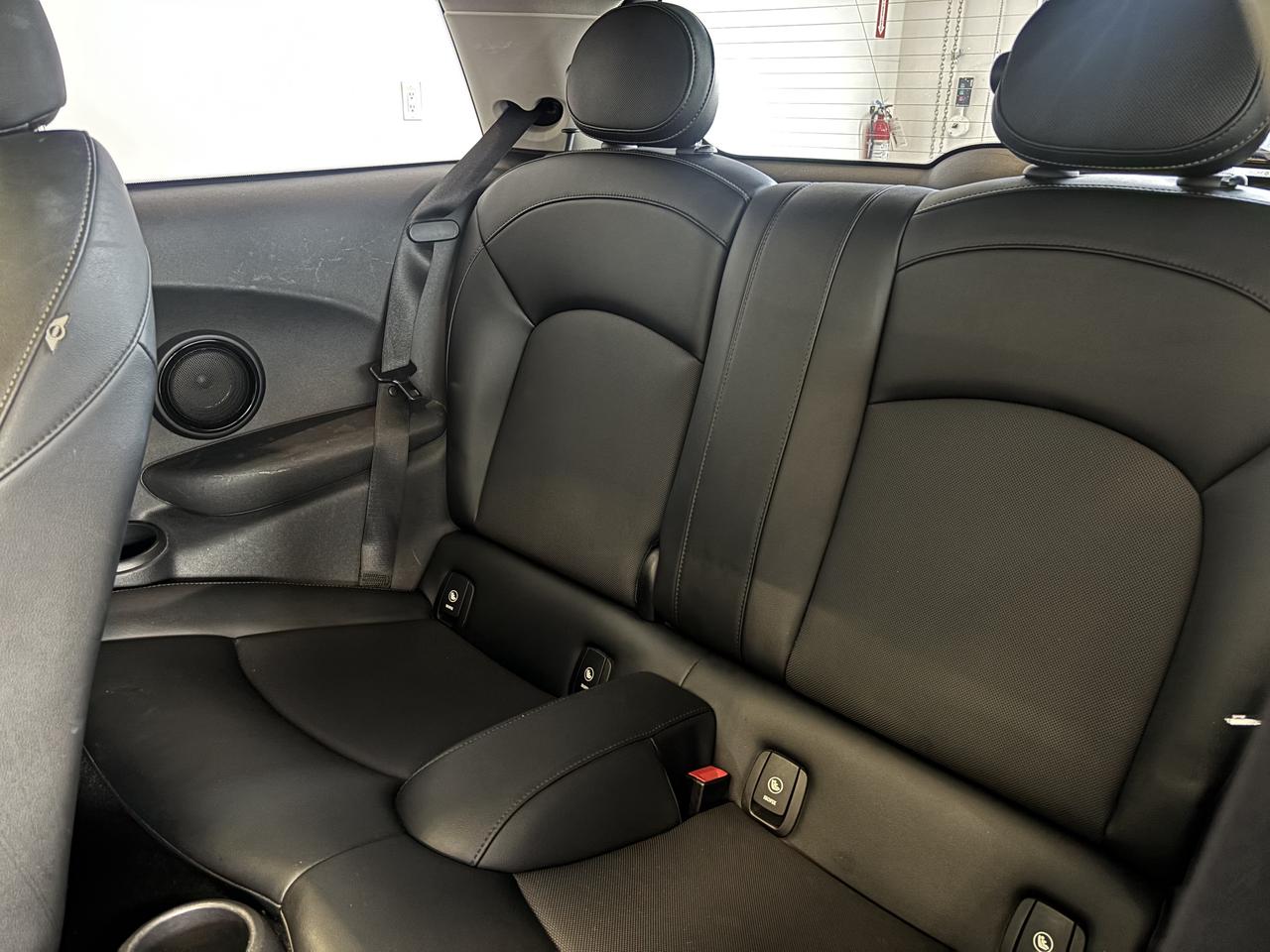 2016 MINI Cooper Hardtop LOW KM   2 SETS OF RIM/TIRE   SOLD AS-IS   SUNROOF Photo