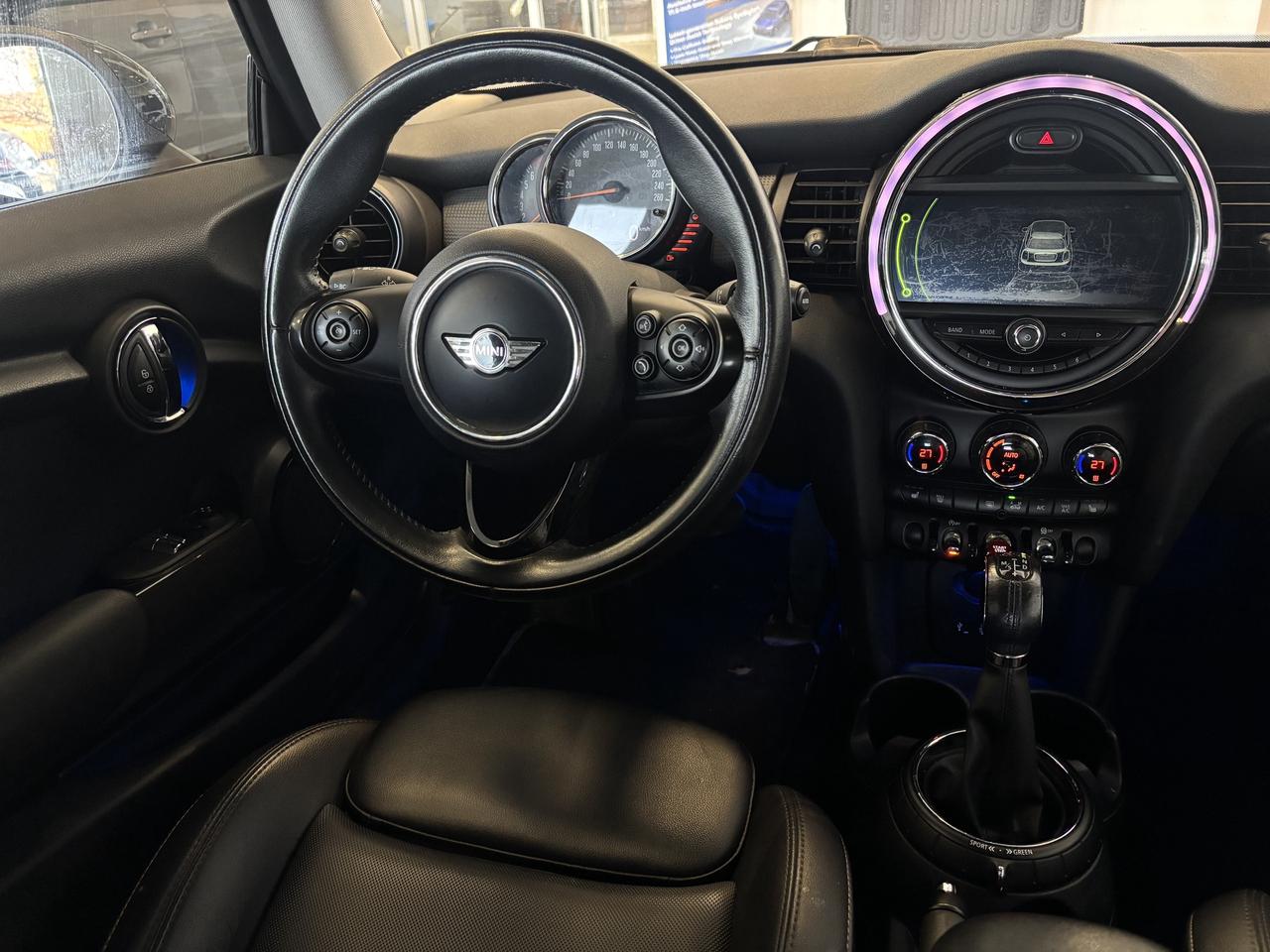 2016 MINI Cooper Hardtop LOW KM   2 SETS OF RIM/TIRE   SOLD AS-IS   SUNROOF Photo