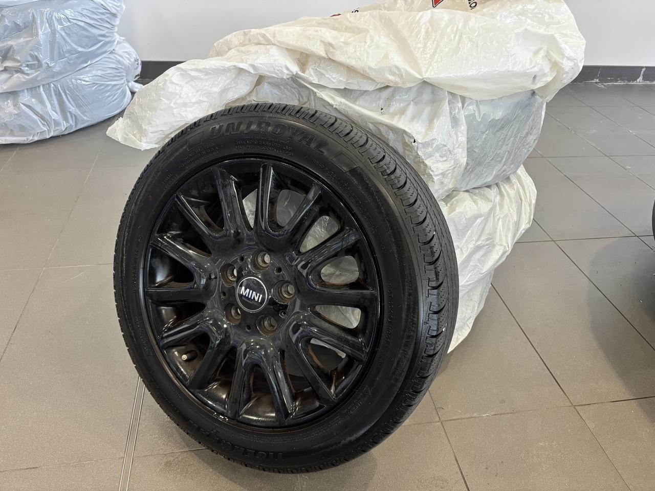 2016 MINI Cooper Hardtop LOW KM   2 SETS OF RIM/TIRE   SOLD AS-IS   SUNROOF Photo