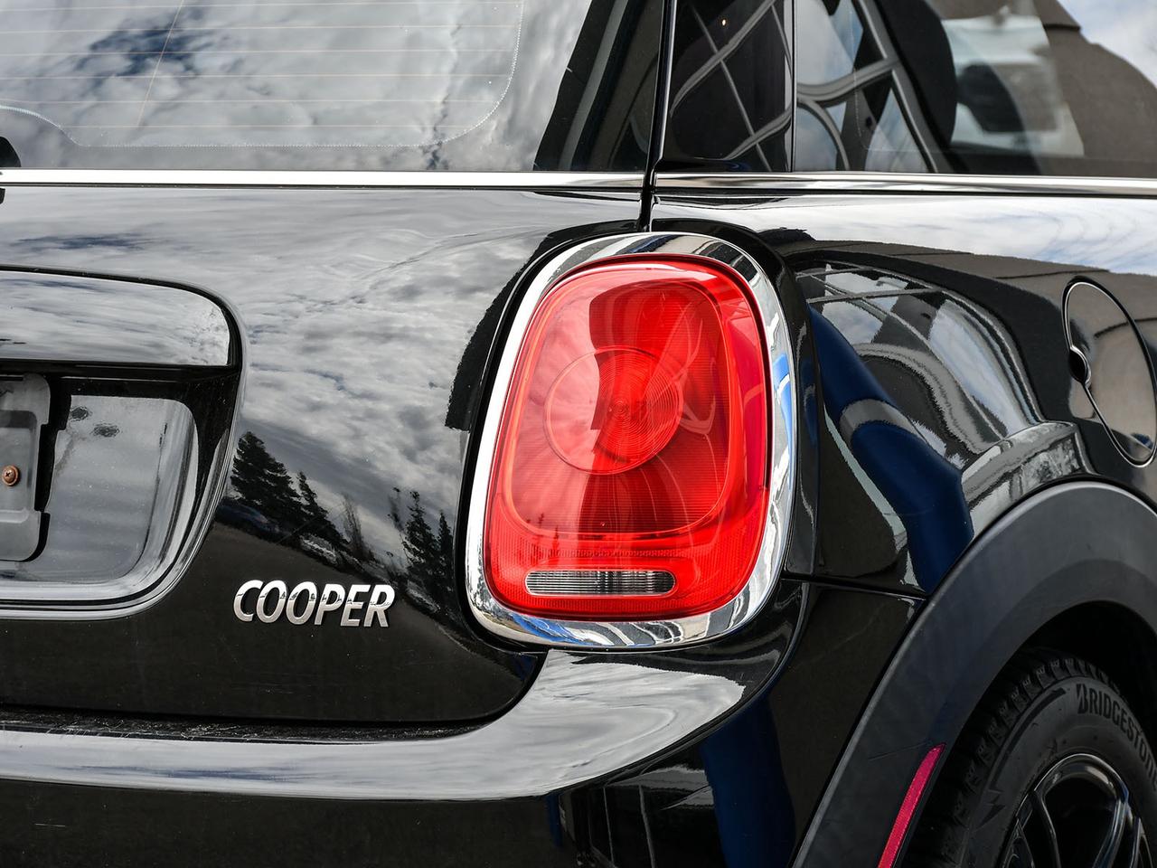 2016 MINI Cooper Hardtop LOW KM   2 SETS OF RIM/TIRE   SOLD AS-IS   SUNROOF Photo