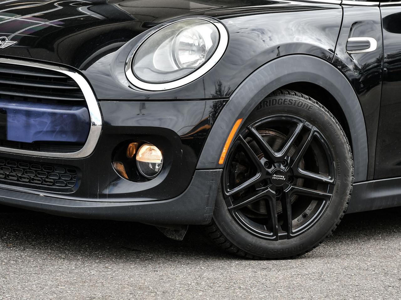 2016 MINI Cooper Hardtop LOW KM   2 SETS OF RIM/TIRE   SOLD AS-IS   SUNROOF Photo