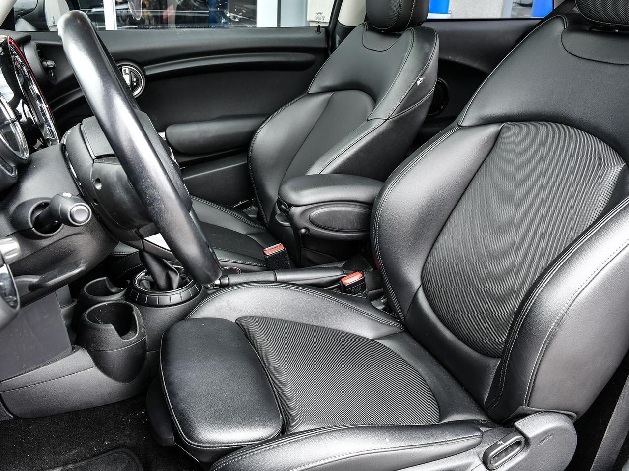2016 MINI Cooper Hardtop LOW KM   2 SETS OF RIM/TIRE   SOLD AS-IS   SUNROOF Photo