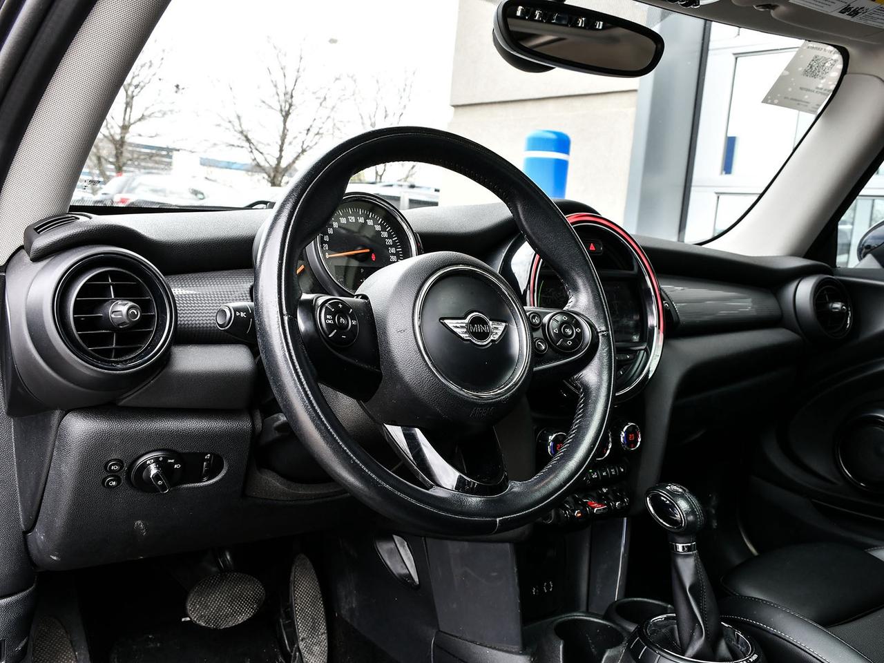 2016 MINI Cooper Hardtop LOW KM   2 SETS OF RIM/TIRE   SOLD AS-IS   SUNROOF Photo
