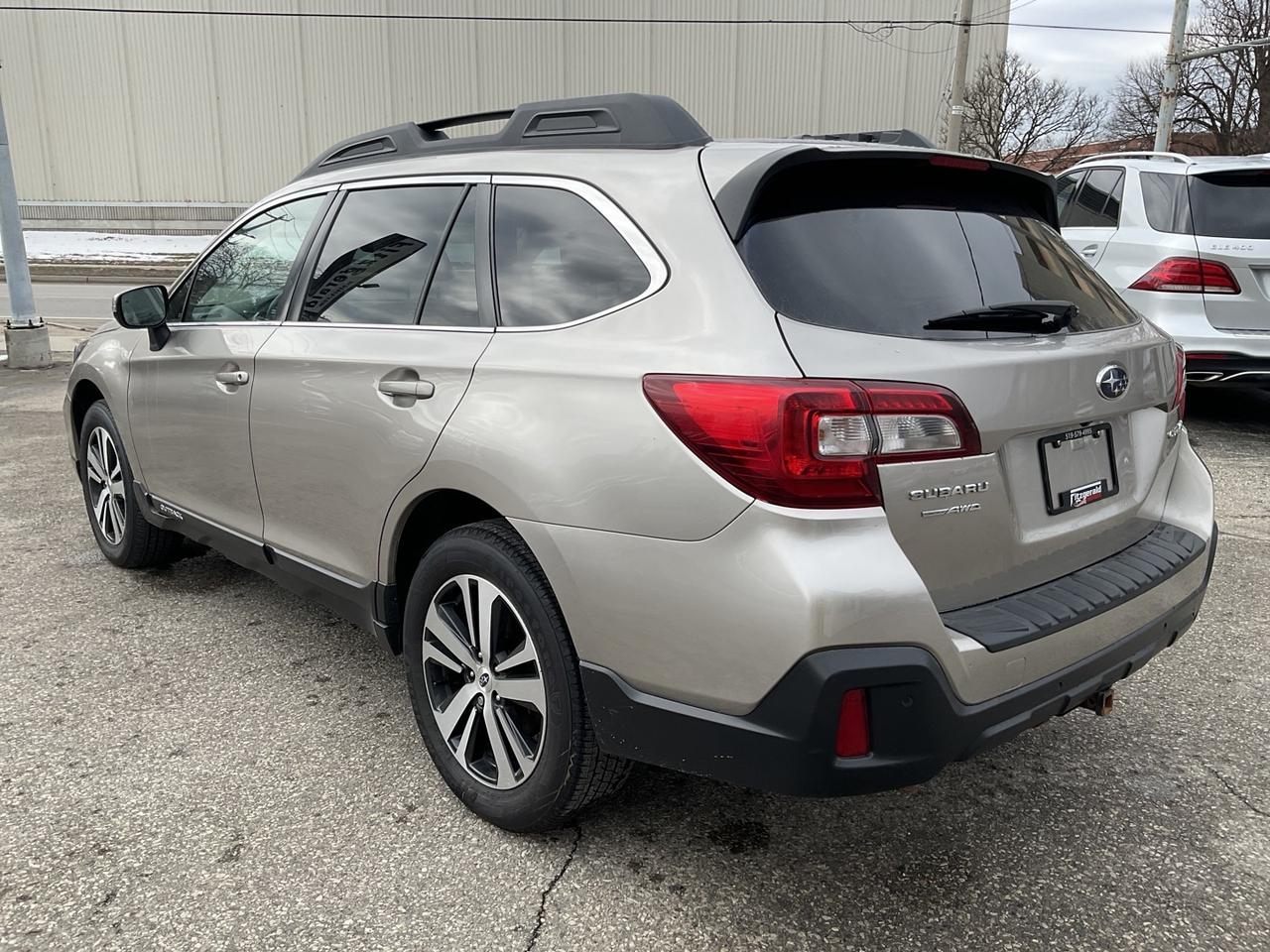 2018 Subaru Outback 2.5i Limited W/ Eye Sight Pkg - LTHR! NAV! BACK-UP Photo