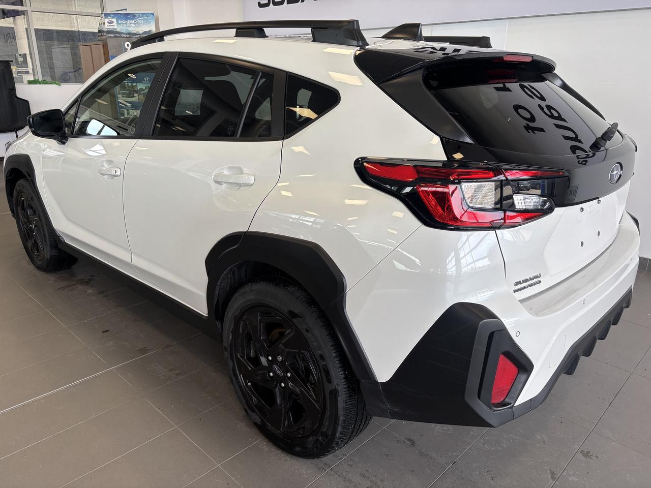 2024 Subaru Crosstrek ONYX   AWD   CLEAN CARFAX   ONE OWNER   SUNROOF Photo4