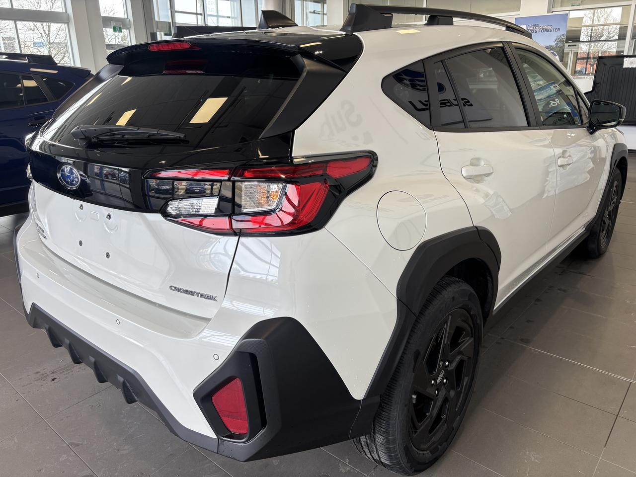 2024 Subaru Crosstrek ONYX   AWD   CLEAN CARFAX   ONE OWNER   SUNROOF Photo