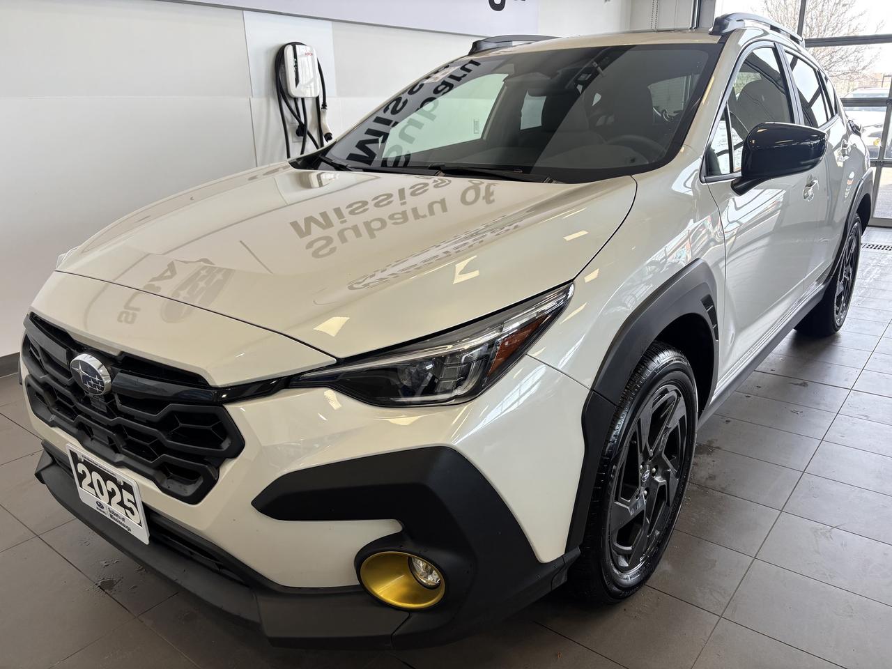 2025 Subaru Crosstrek ONYX   AWD   CLEAN CARFAX  PUSH TO START   SUNROOF Photo