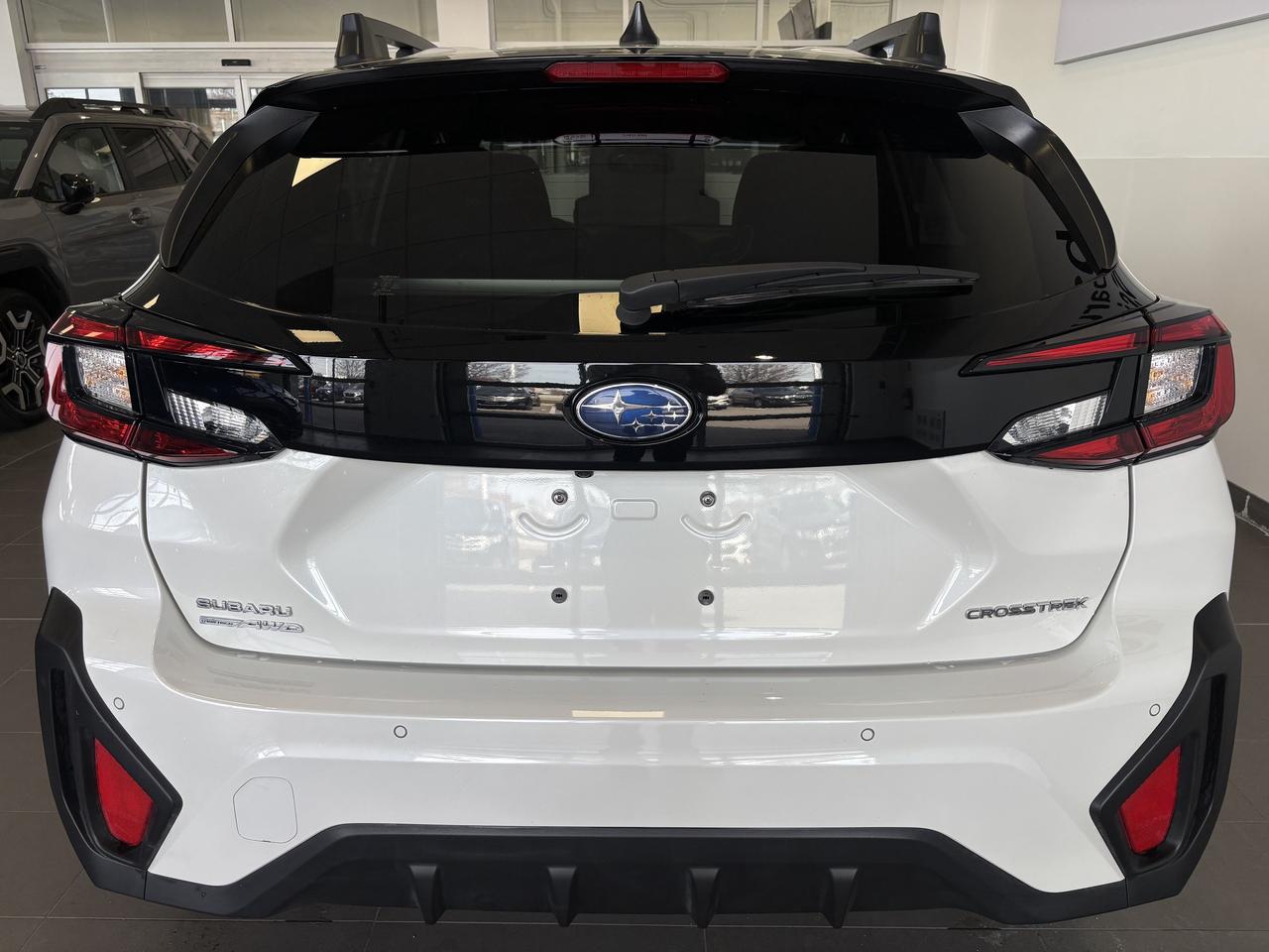 2025 Subaru Crosstrek ONYX   AWD   CLEAN CARFAX  PUSH TO START   SUNROOF Photo