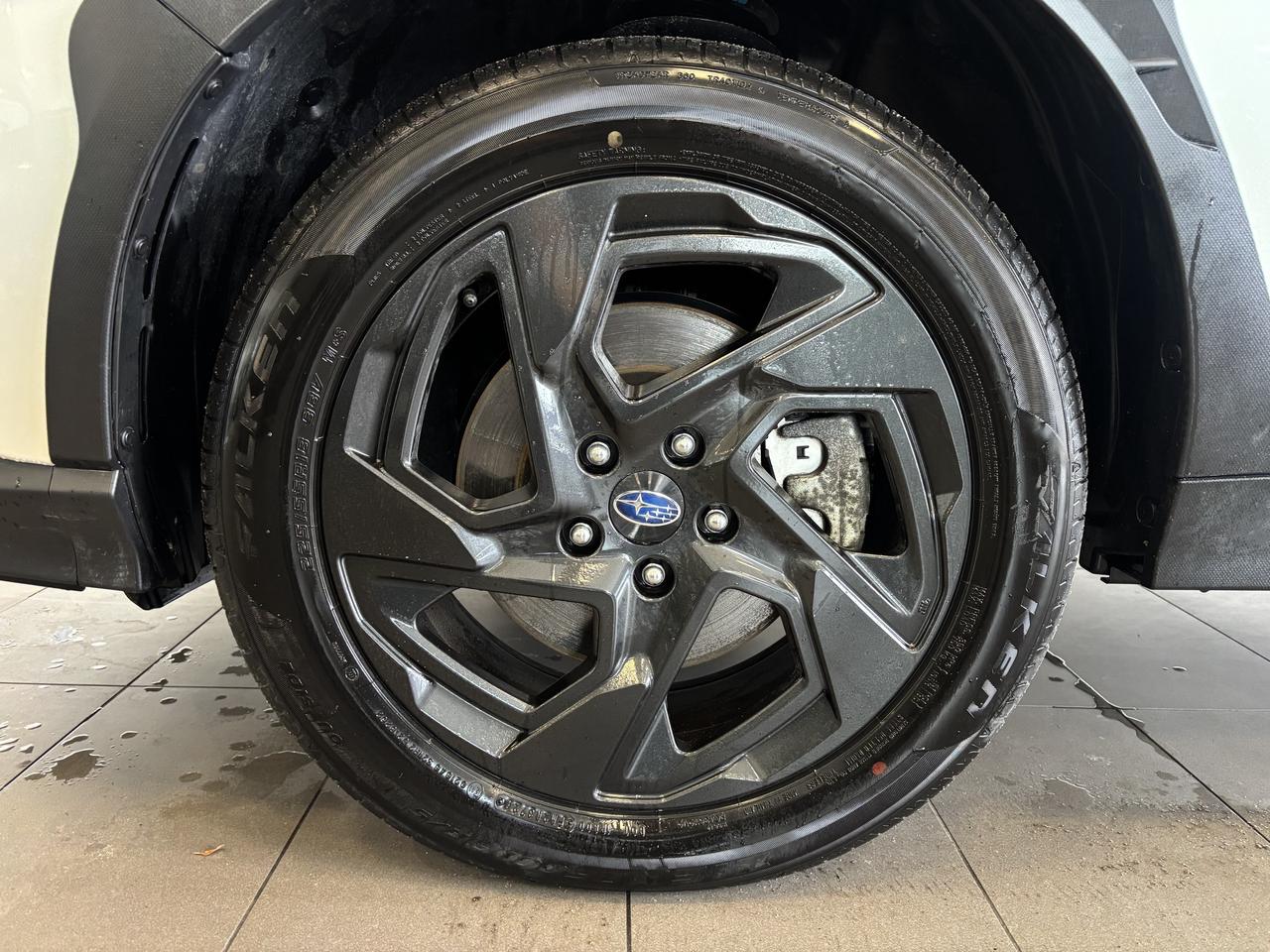 2025 Subaru Crosstrek ONYX   AWD   CLEAN CARFAX  PUSH TO START   SUNROOF Photo