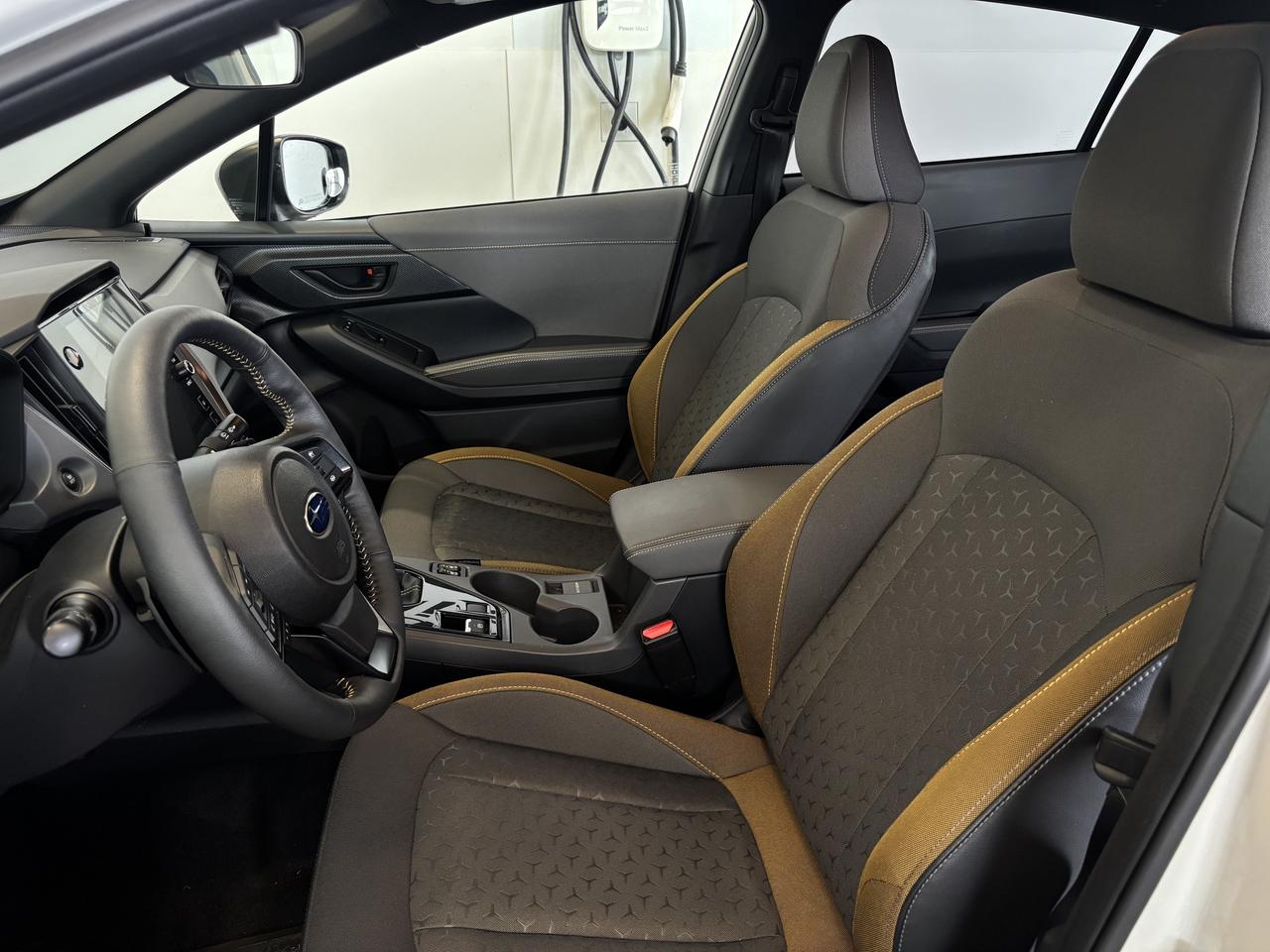 2025 Subaru Crosstrek ONYX   AWD   CLEAN CARFAX  PUSH TO START   SUNROOF Photo