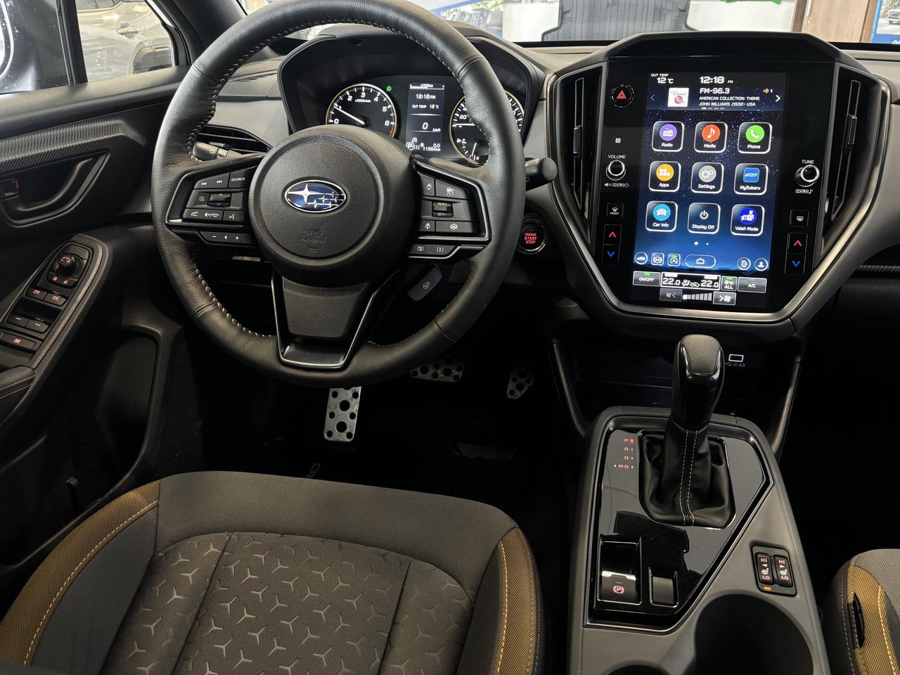 2025 Subaru Crosstrek ONYX   AWD   CLEAN CARFAX  PUSH TO START   SUNROOF Photo