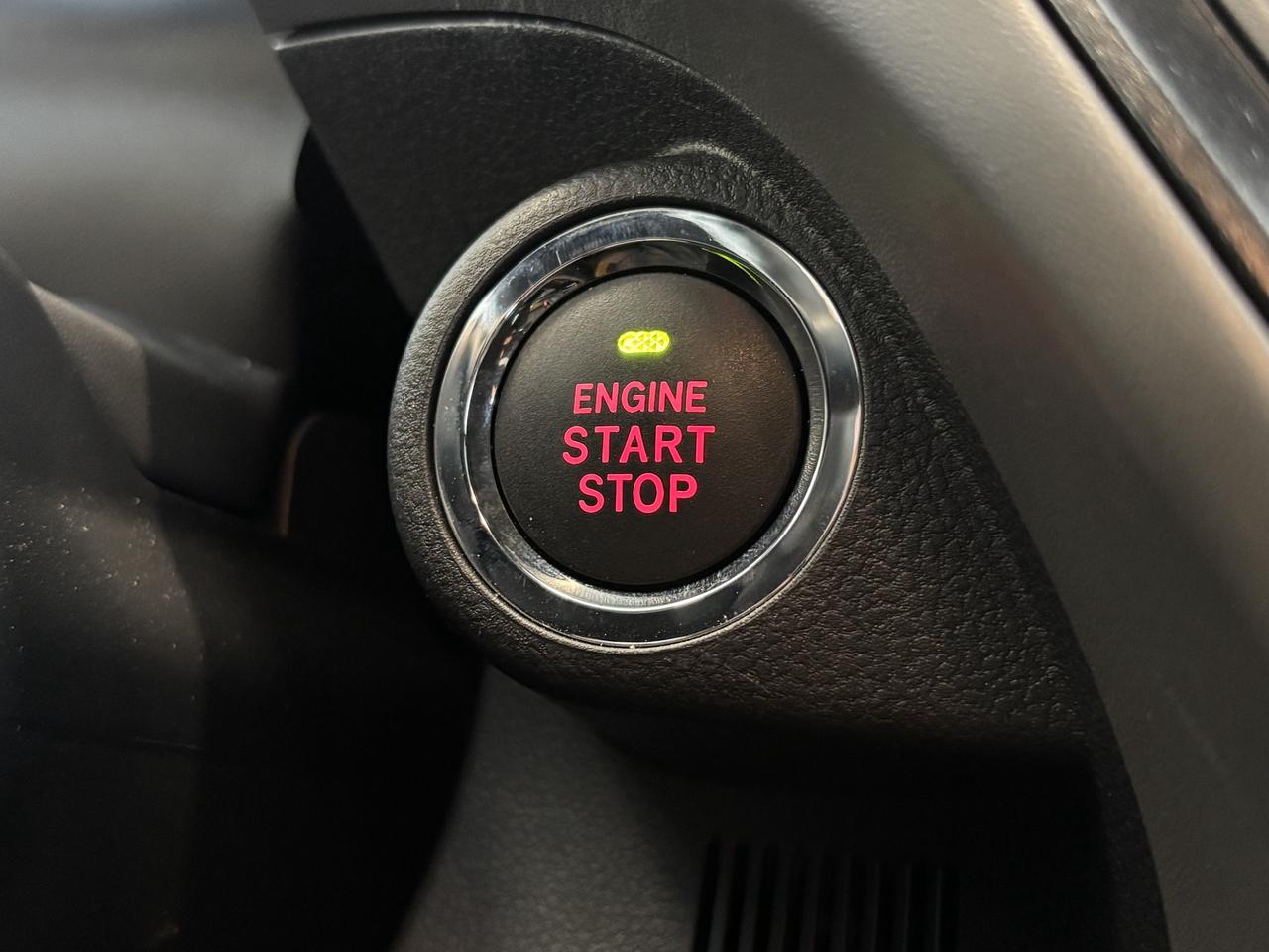 2025 Subaru Crosstrek ONYX   AWD   CLEAN CARFAX  PUSH TO START   SUNROOF Photo