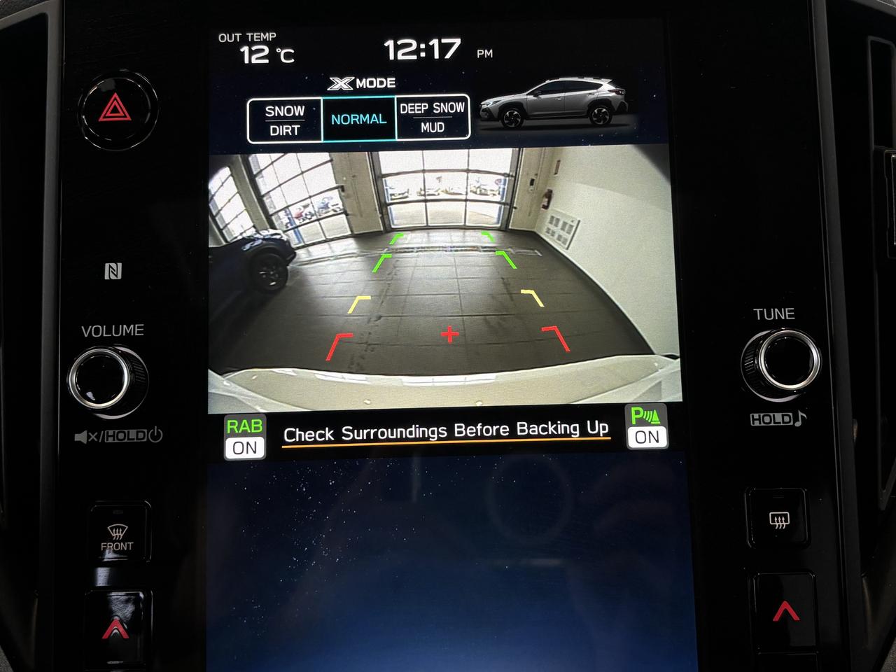 2025 Subaru Crosstrek ONYX   AWD   CLEAN CARFAX  PUSH TO START   SUNROOF Photo