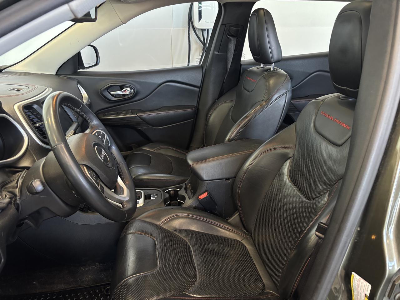 2016 Jeep Cherokee 4WD   TRAILHAWK   ONE OWNER!   2 SETS RIMS/TIRES Photo