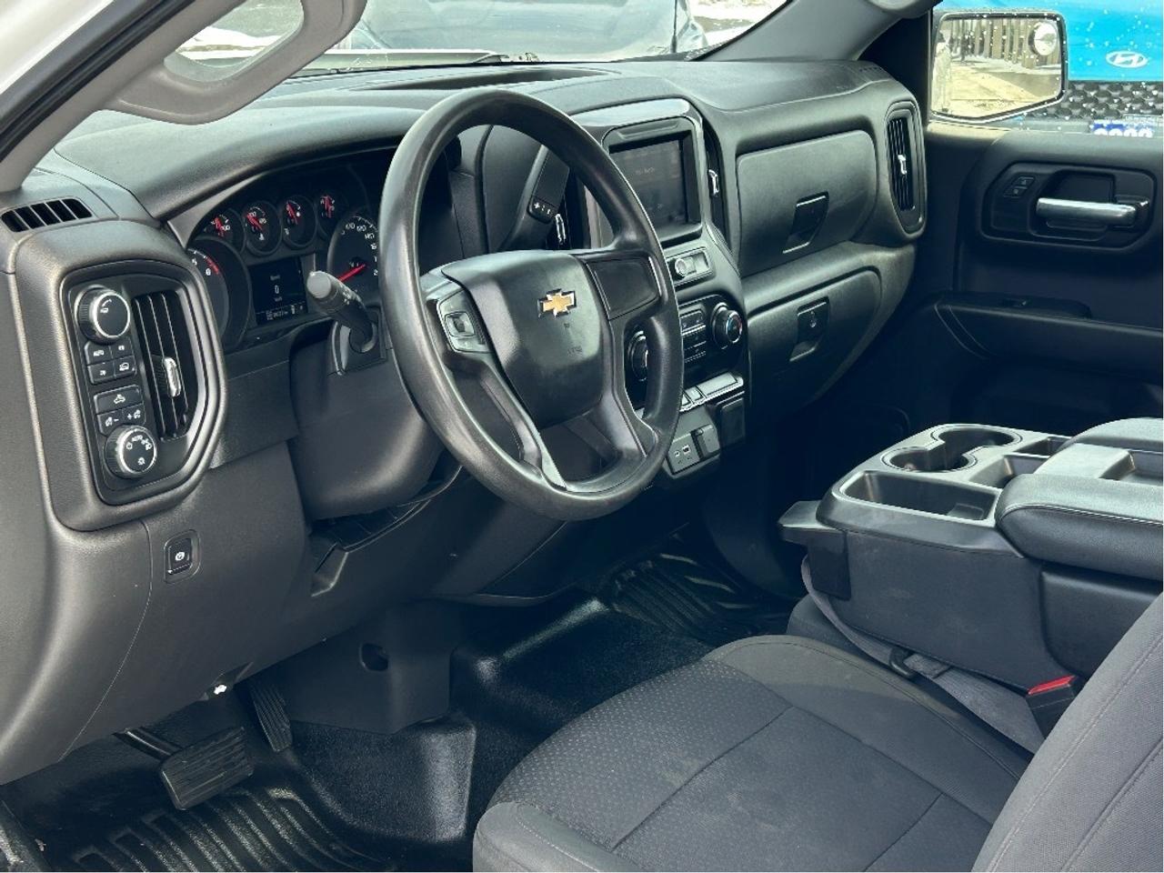 2021 Chevrolet Silverado 1500 Work Truck 4X4 CALL NAPANEE 613-354-2100 Photo