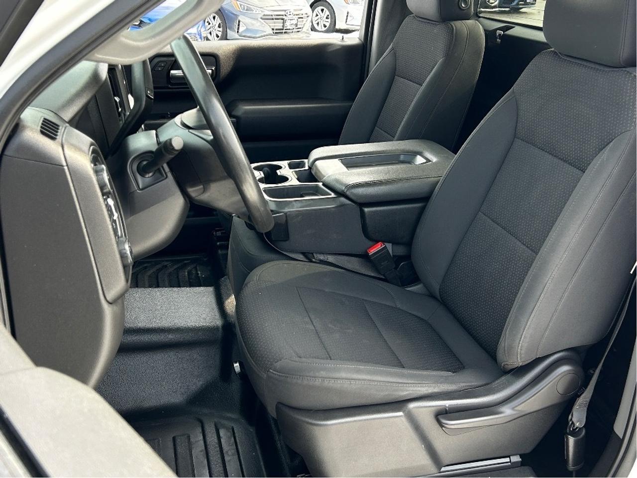 2021 Chevrolet Silverado 1500 Work Truck 4X4 CALL NAPANEE 613-354-2100 Photo