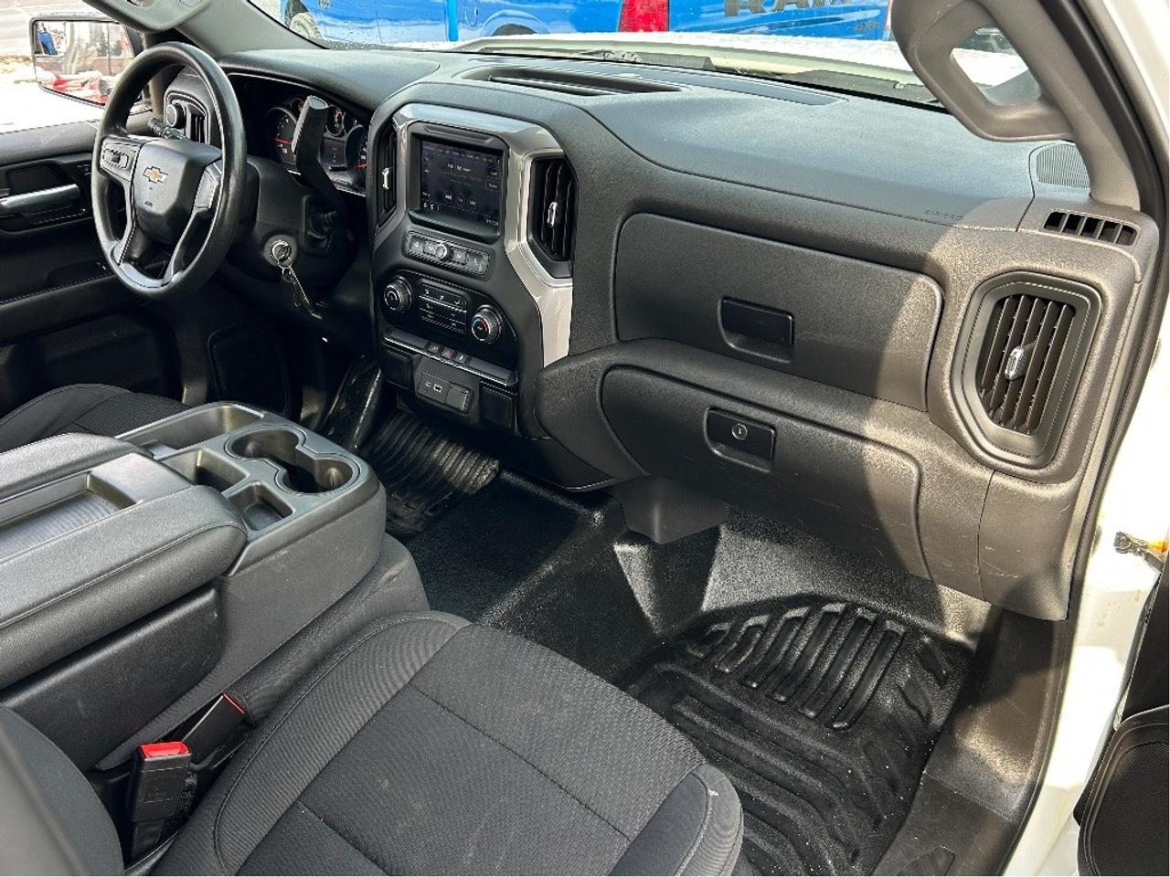 2021 Chevrolet Silverado 1500 Work Truck 4X4 CALL NAPANEE 613-354-2100 Photo