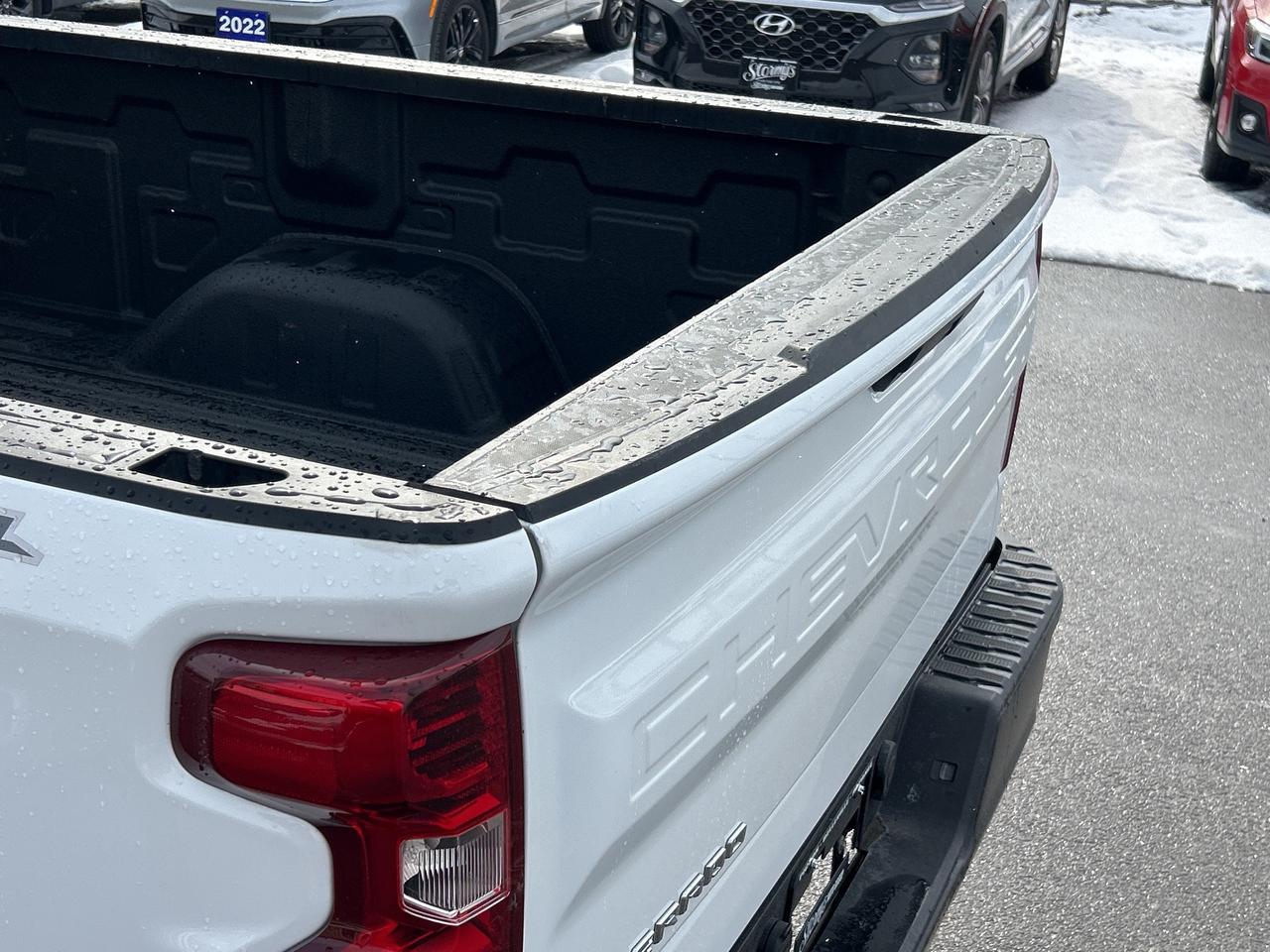 2021 Chevrolet Silverado 1500 Work Truck 4X4 CALL NAPANEE 613-354-2100 Photo