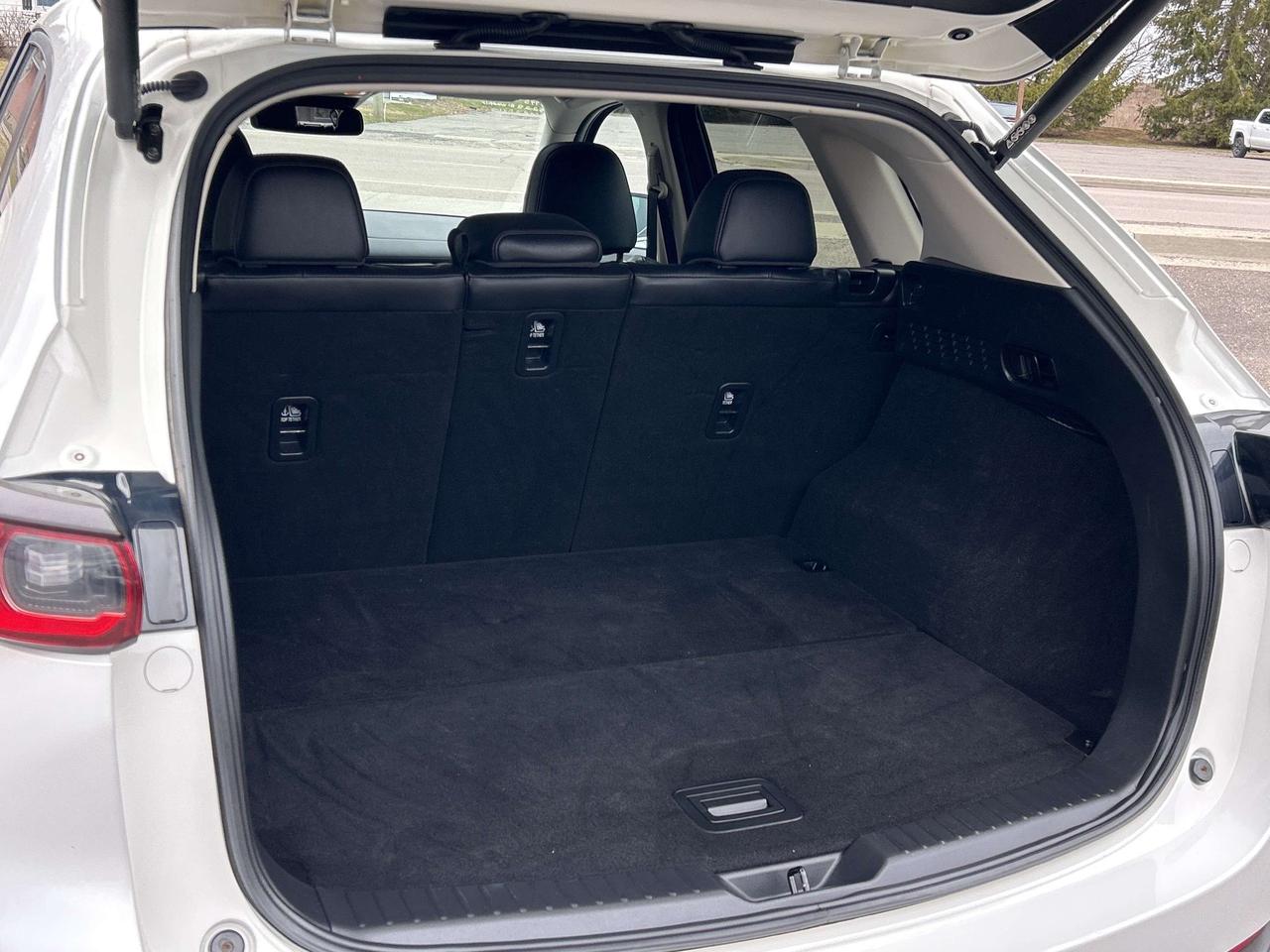 2024 Mazda CX-5 GS/AWD/PWR SUNROOF/BACKUP CAM CALL NAPANEE Photo