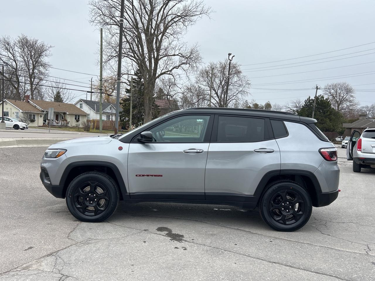 2024 Jeep Compass Trailhawk /4X4/POWER ROOF 83K KMS CALL PICTON Photo