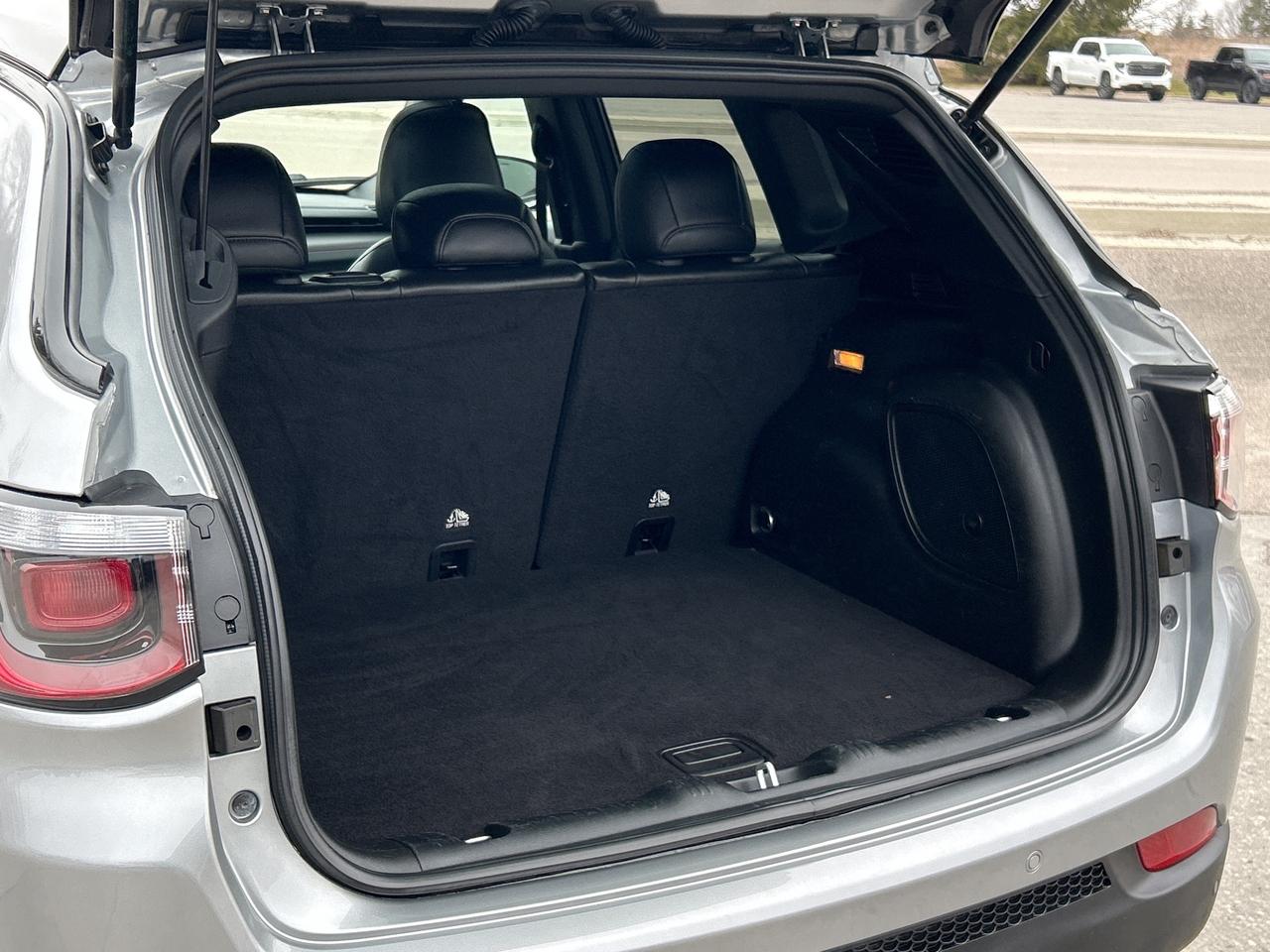 2024 Jeep Compass Trailhawk /4X4/POWER ROOF 83K KMS CALL PICTON Photo