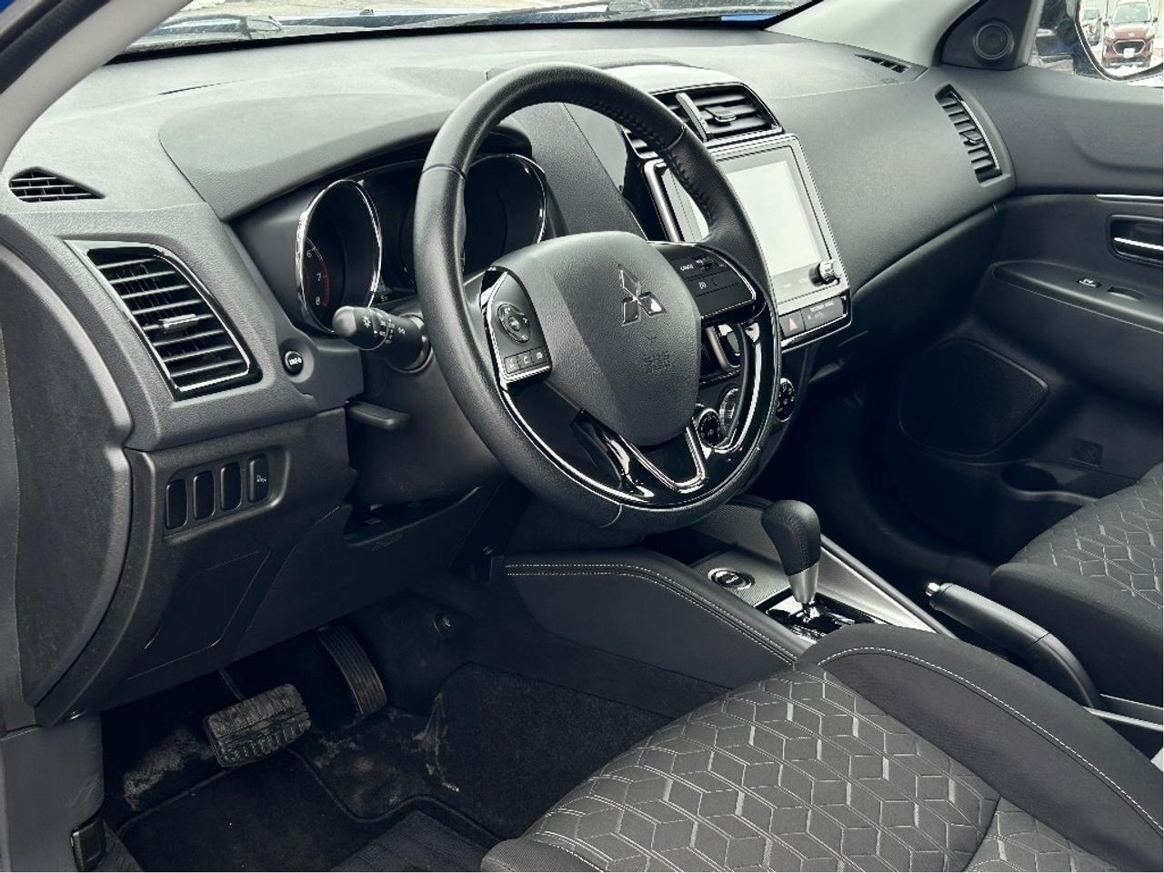 2024 Mitsubishi RVR SE Photo