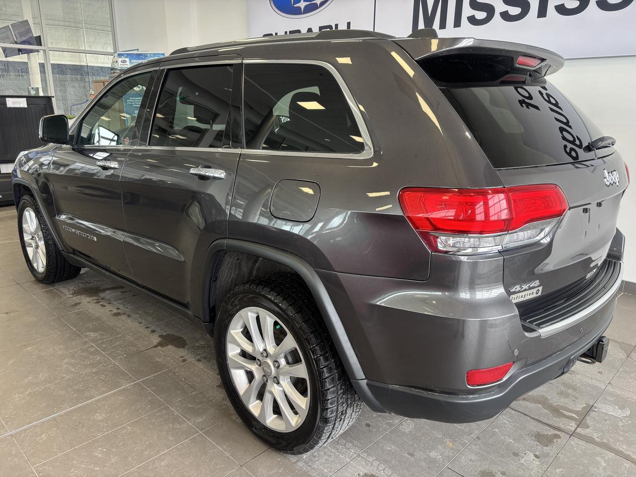 2017 Jeep Grand Cherokee 4WD   LIMITED   CLEAN CARFAX   NAVI   CAMERA  ROOF Photo4