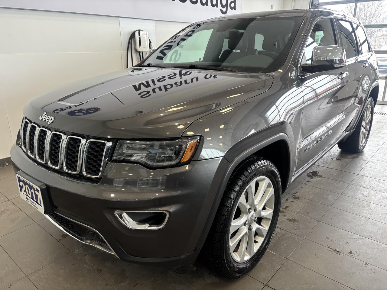 2017 Jeep Grand Cherokee 4WD   LIMITED   CLEAN CARFAX   NAVI   CAMERA  ROOF Photo