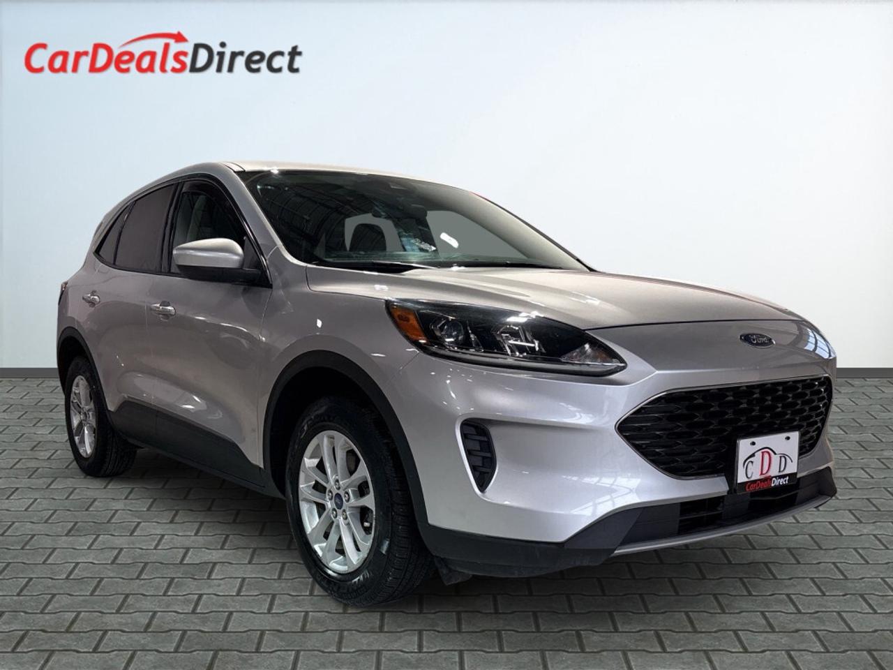 2020 Ford Escape SE AWD / Back Up Cam / NAV / CarPlay / Heated Seat Photo0