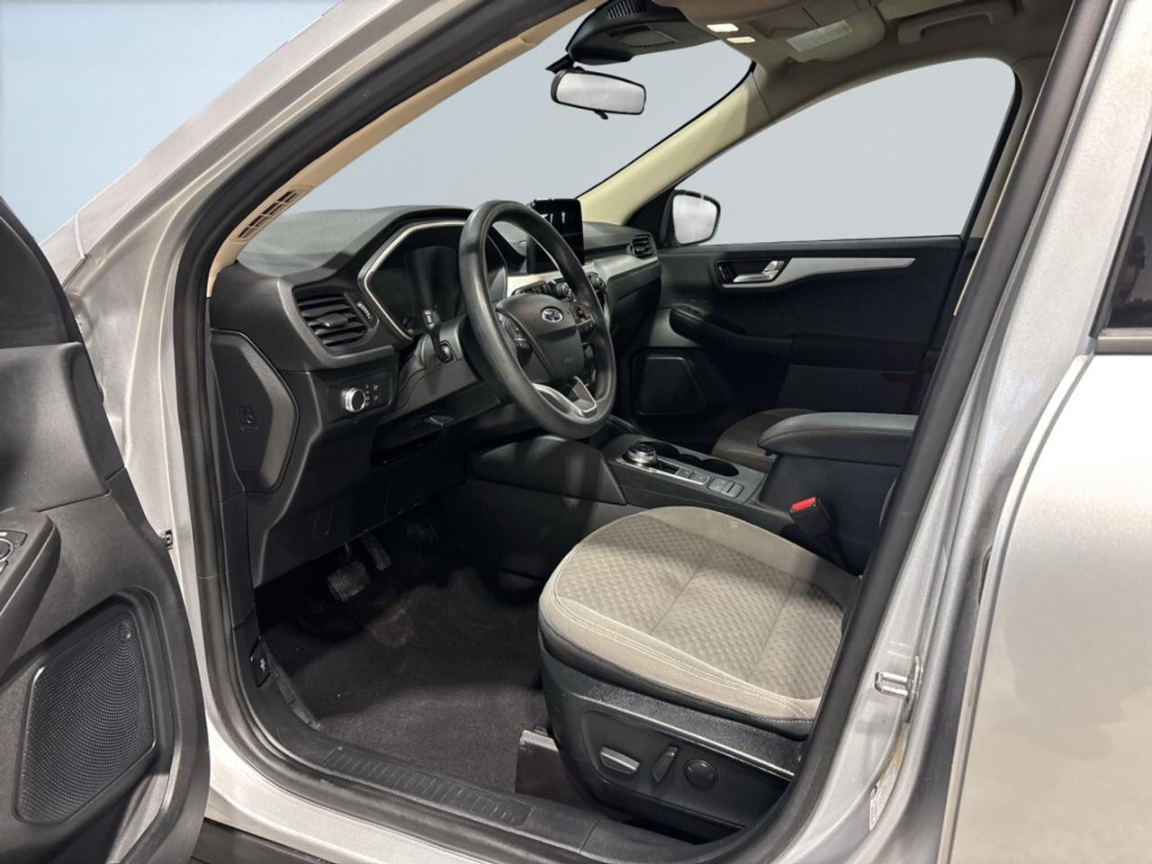 2020 Ford Escape SE AWD / Back Up Cam / NAV / CarPlay / Heated Seat Photo