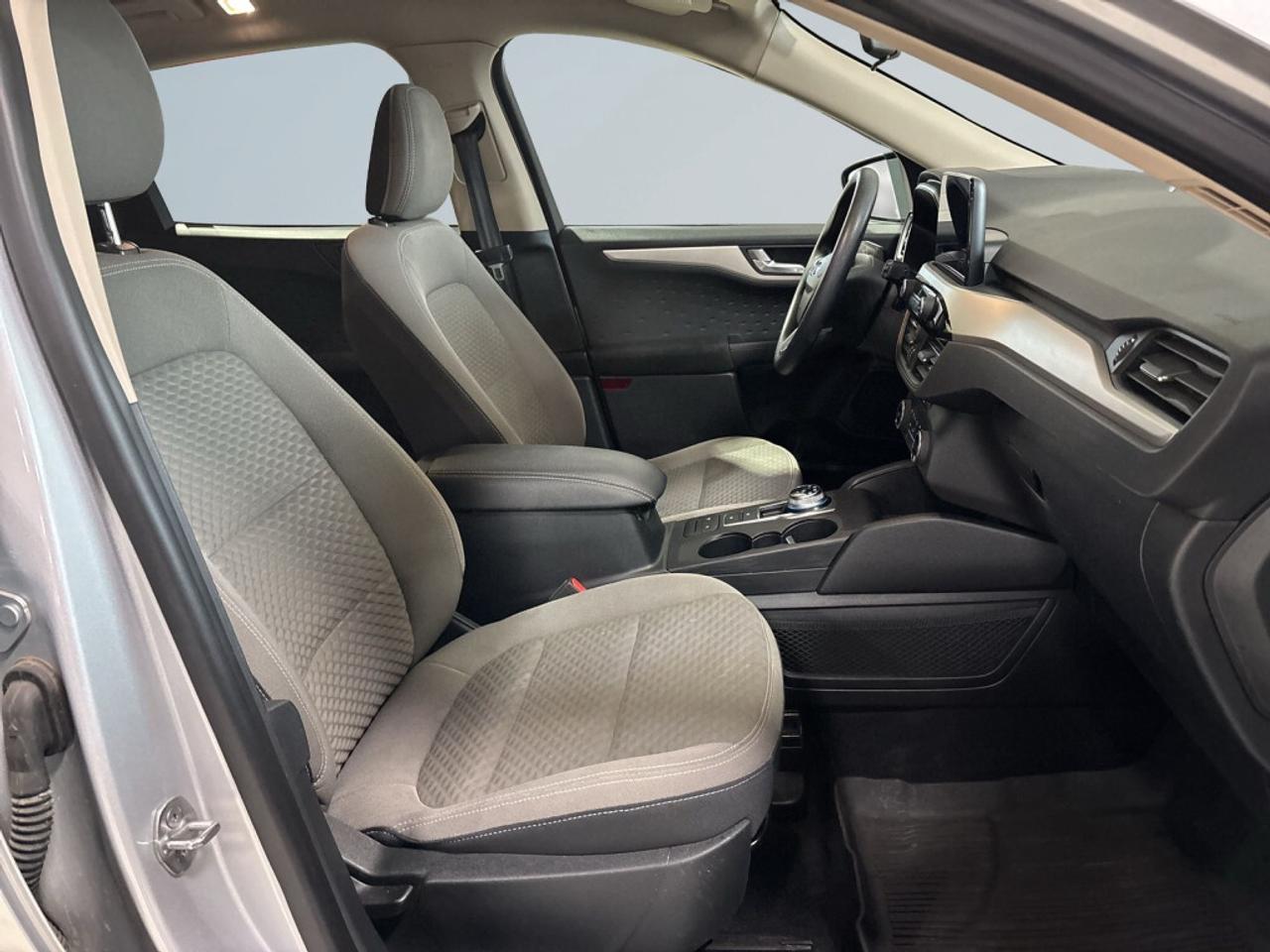 2020 Ford Escape SE AWD / Back Up Cam / NAV / CarPlay / Heated Seat Photo