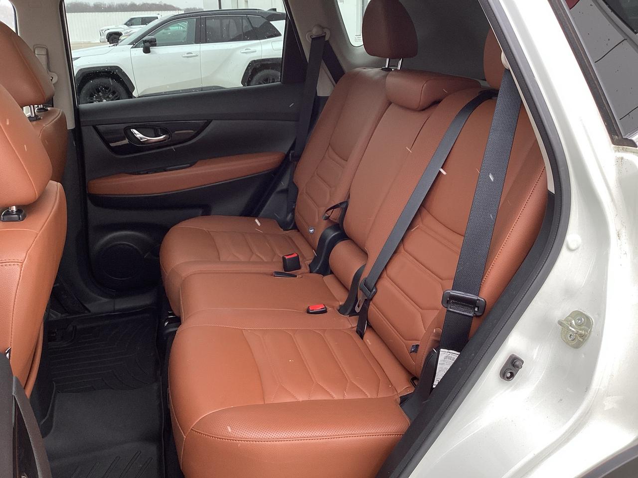 2020 Nissan Rogue SL Platinum AWD Photo4