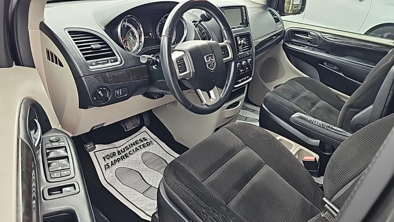 2017 Dodge Grand Caravan 4dr Wgn SXT/DVD/Power Sliding Doors/Power Tail Gat Photo