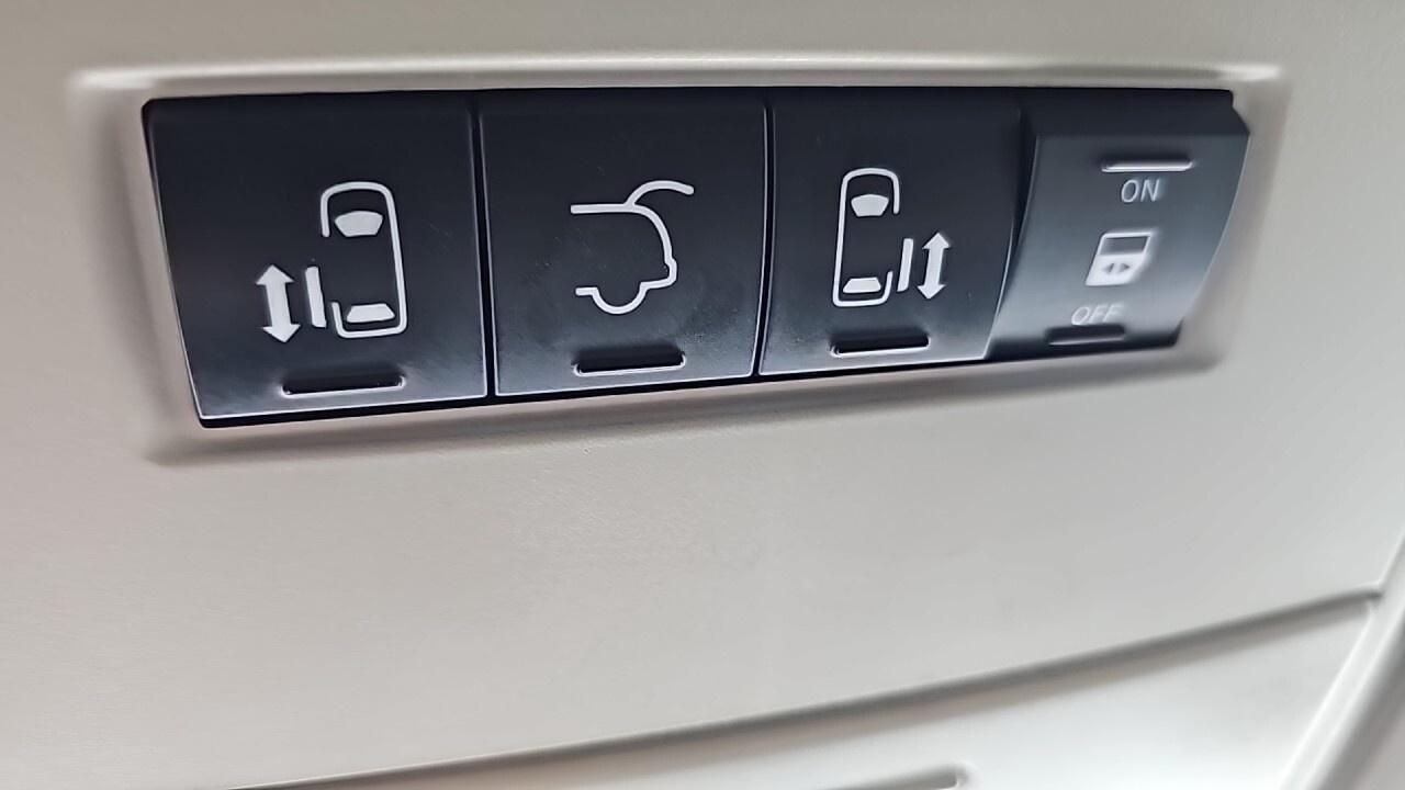 2017 Dodge Grand Caravan 4dr Wgn SXT/DVD/Power Sliding Doors/Power Tail Gat Photo