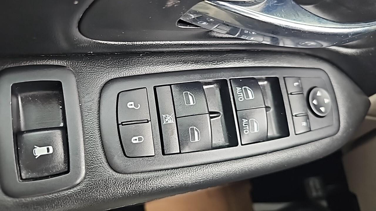 2017 Dodge Grand Caravan 4dr Wgn SXT/DVD/Power Sliding Doors/Power Tail Gat Photo