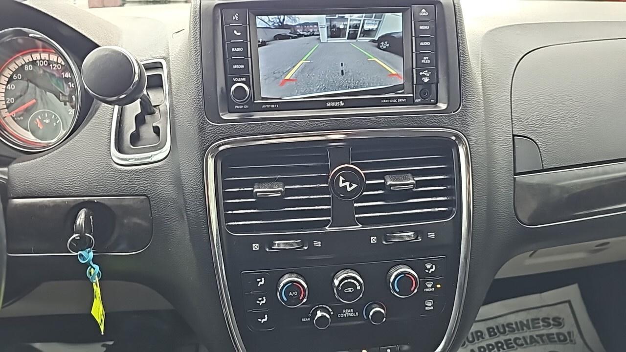 2017 Dodge Grand Caravan 4dr Wgn SXT/DVD/Power Sliding Doors/Power Tail Gat Photo