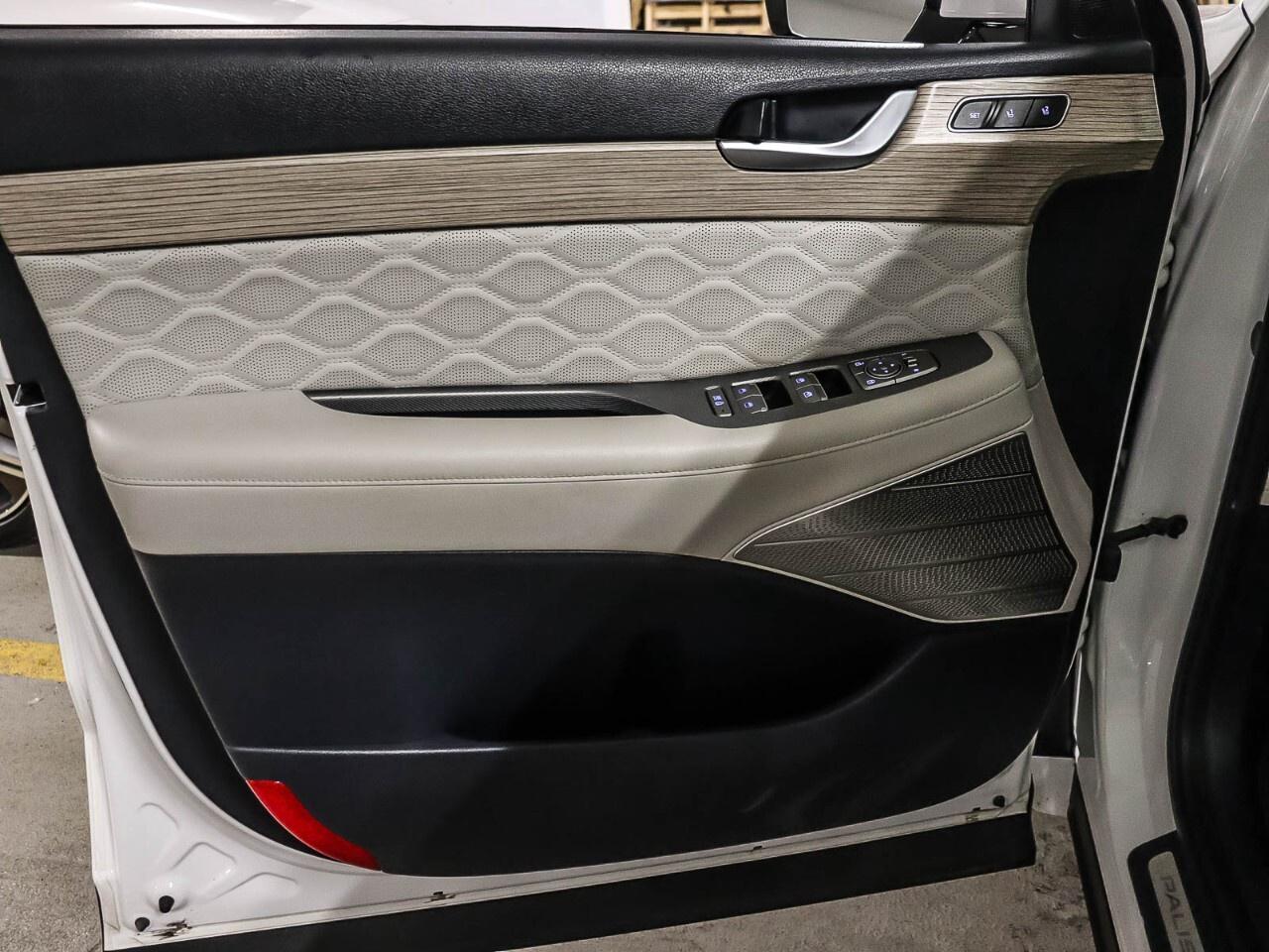 2022 Hyundai PALISADE Ultimate Calligraphy 7-Passenger AWD Photo