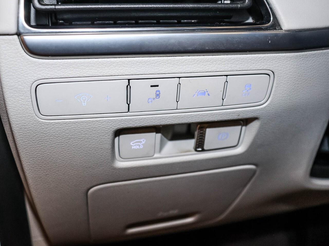 2022 Hyundai PALISADE Ultimate Calligraphy 7-Passenger AWD Photo