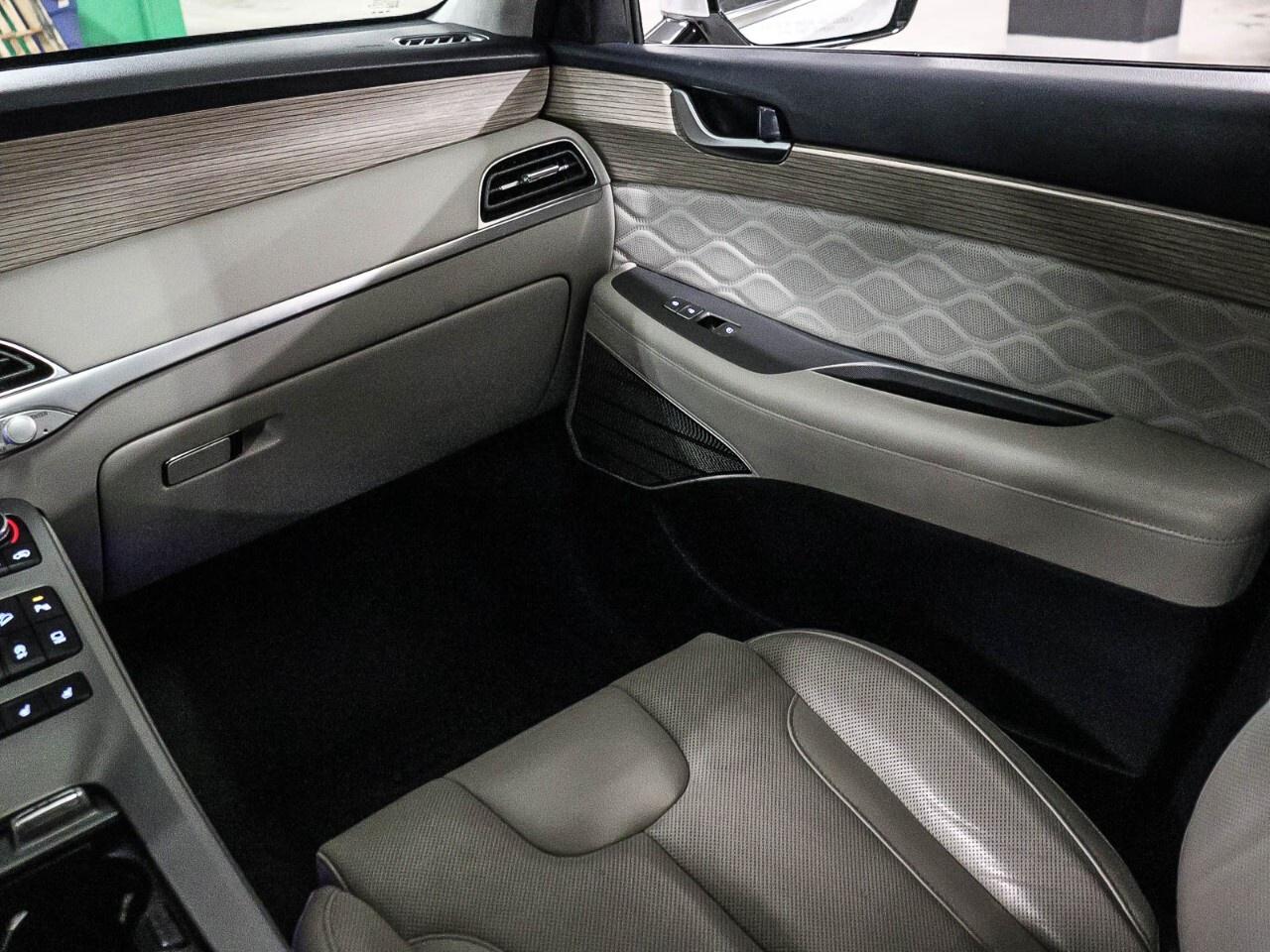 2022 Hyundai PALISADE Ultimate Calligraphy 7-Passenger AWD Photo