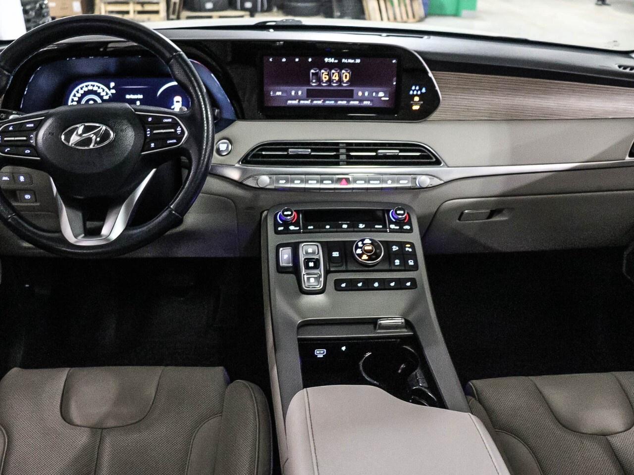 2022 Hyundai PALISADE Ultimate Calligraphy 7-Passenger AWD Photo